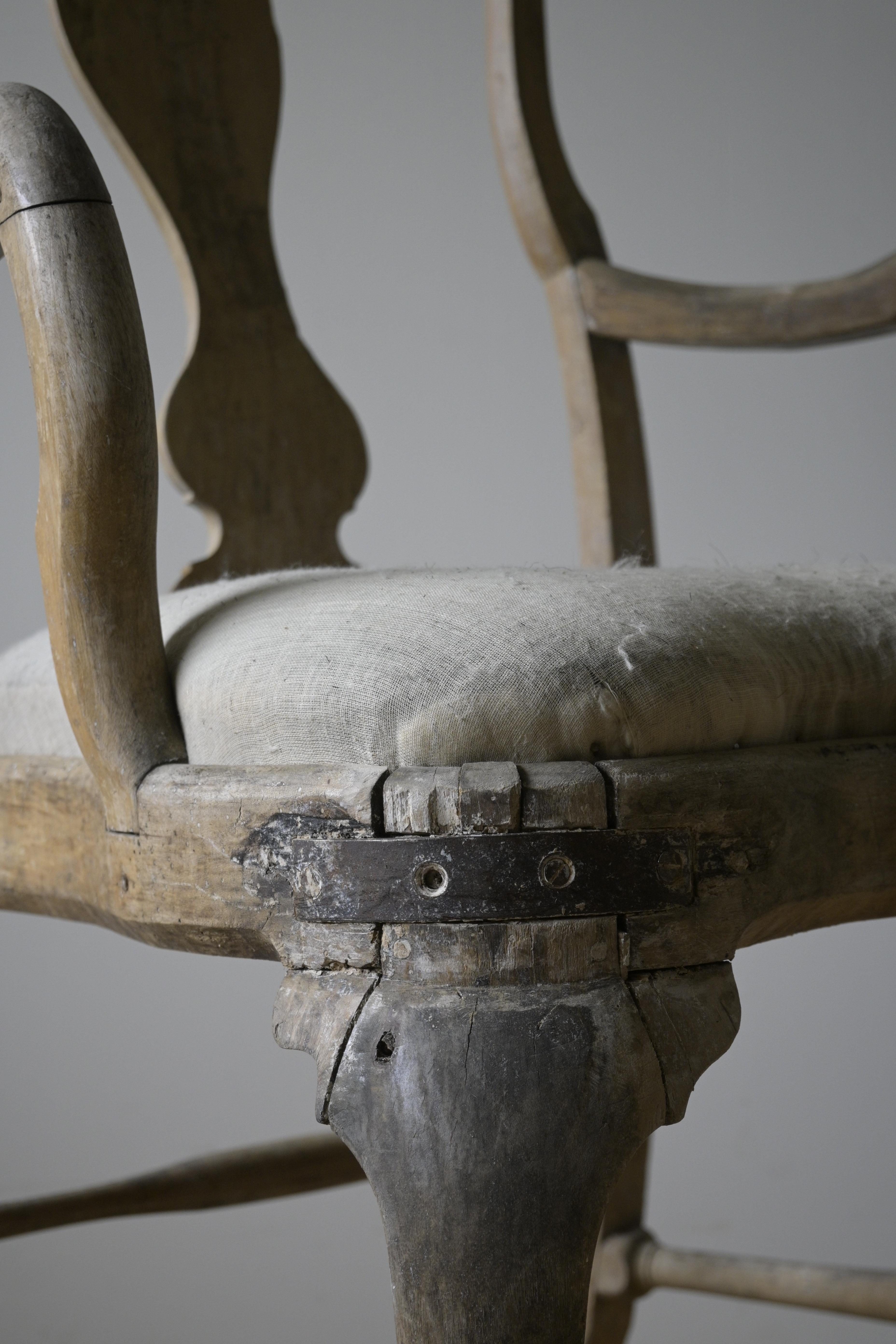 Fauteuil rococo suédois, XVIIIe siècle Bon état - En vente à Farsta, SE
