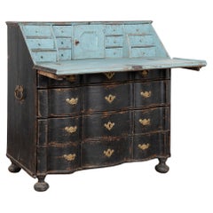 Bureau secrétaire suédois rococo peint en noir datant de 1778