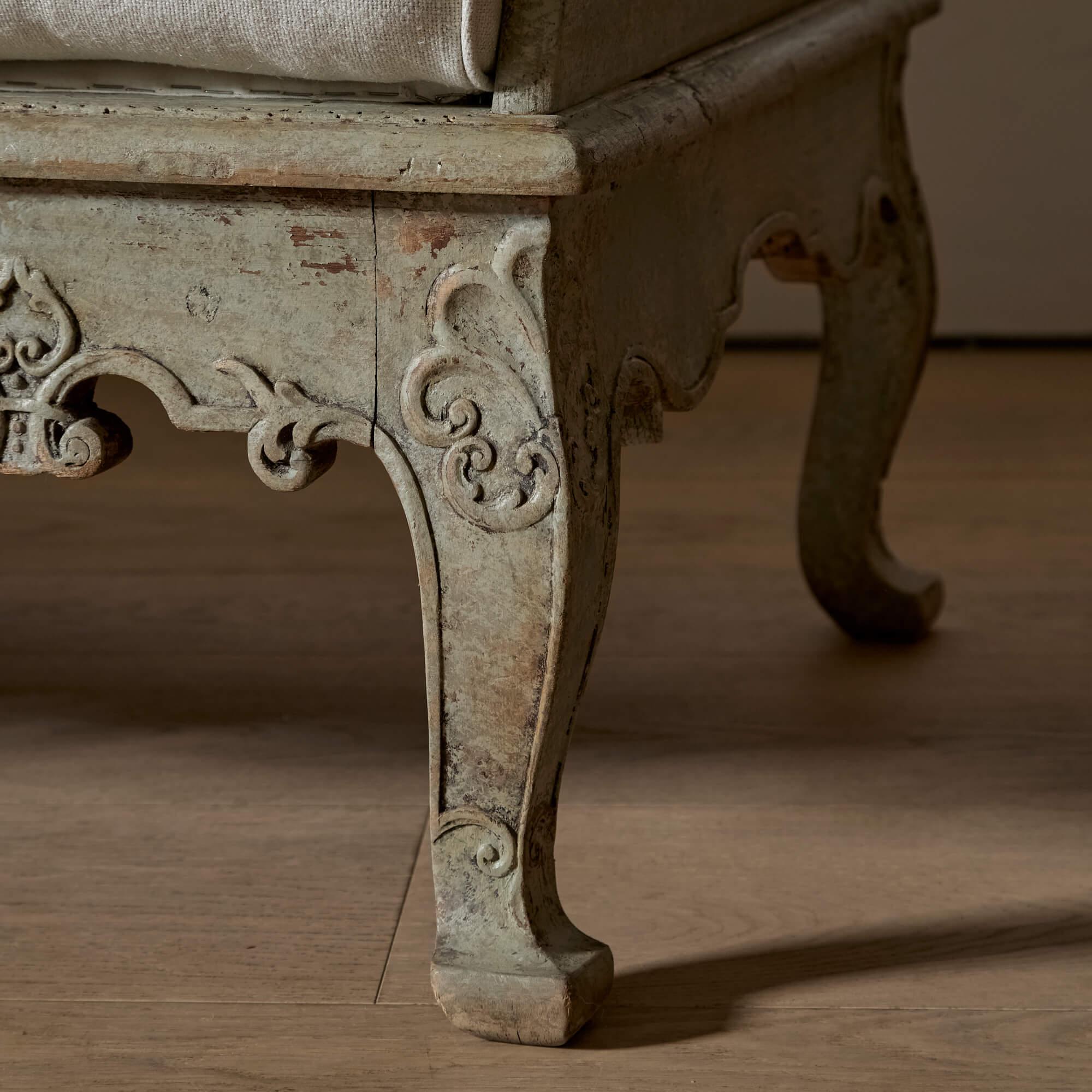 Swedish Rococo Carved Pine Trågsoffa For Sale 1
