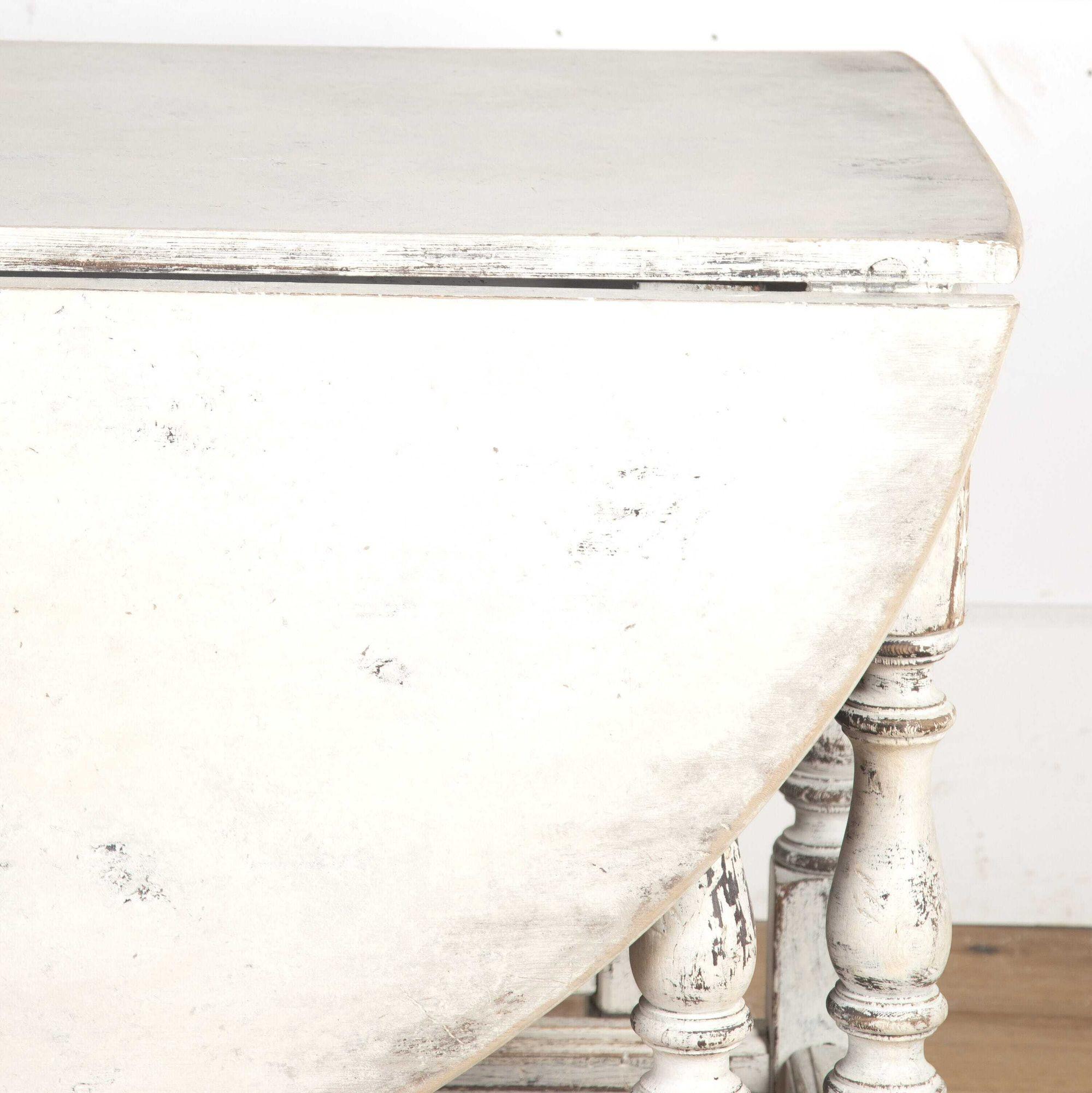 Swedish Rococo Gate-Leg Painted Table In Good Condition For Sale In Gloucestershire, GB