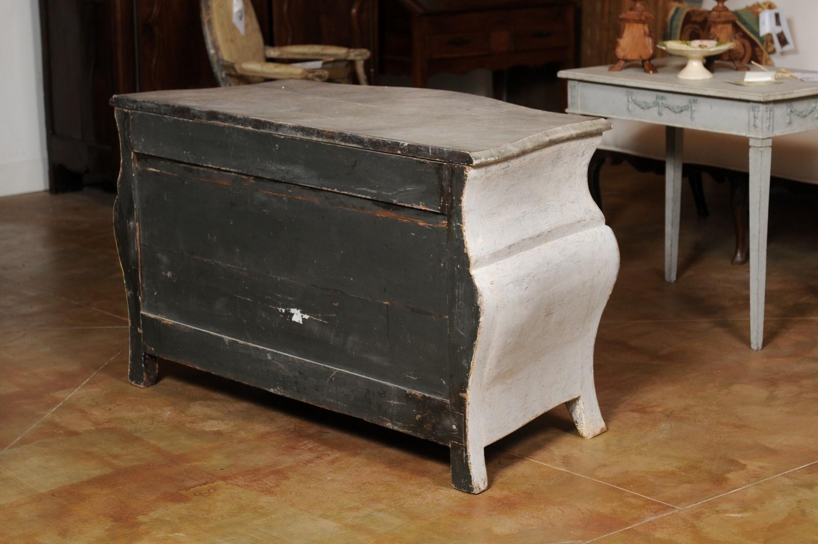 Swedish Rococo Period 1760s Painted Wood Bombé Chest with Four Drawers 4