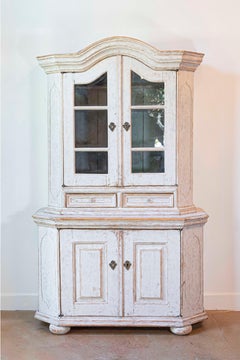 Swedish Rococo Period 1780s Painted Vitrine Cabinet with Molded Bonnet Top