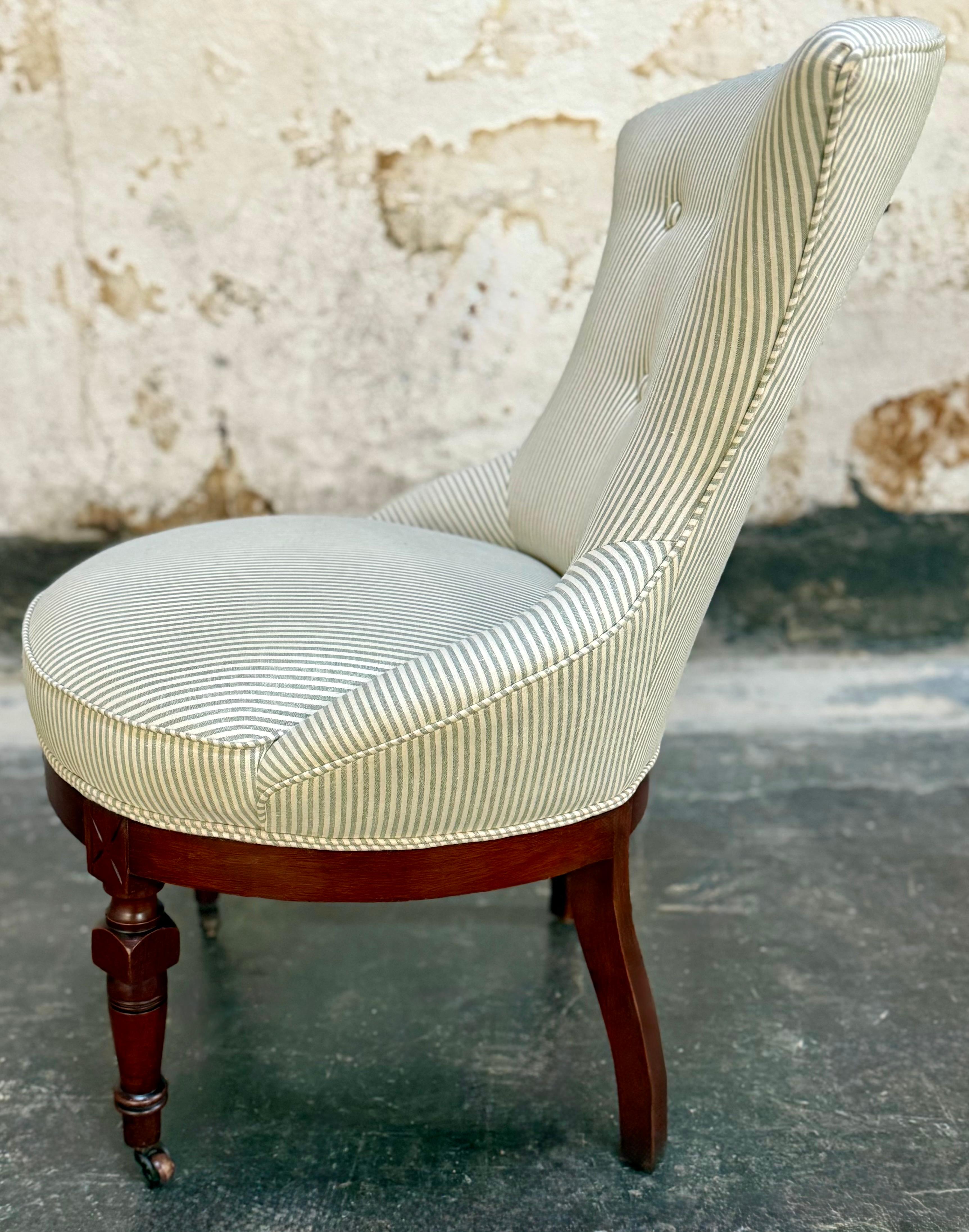 Swedish Rococo Revival Victorian Slipper “Emma” Chair c. 1880 - Fully Restored Victoriano en venta