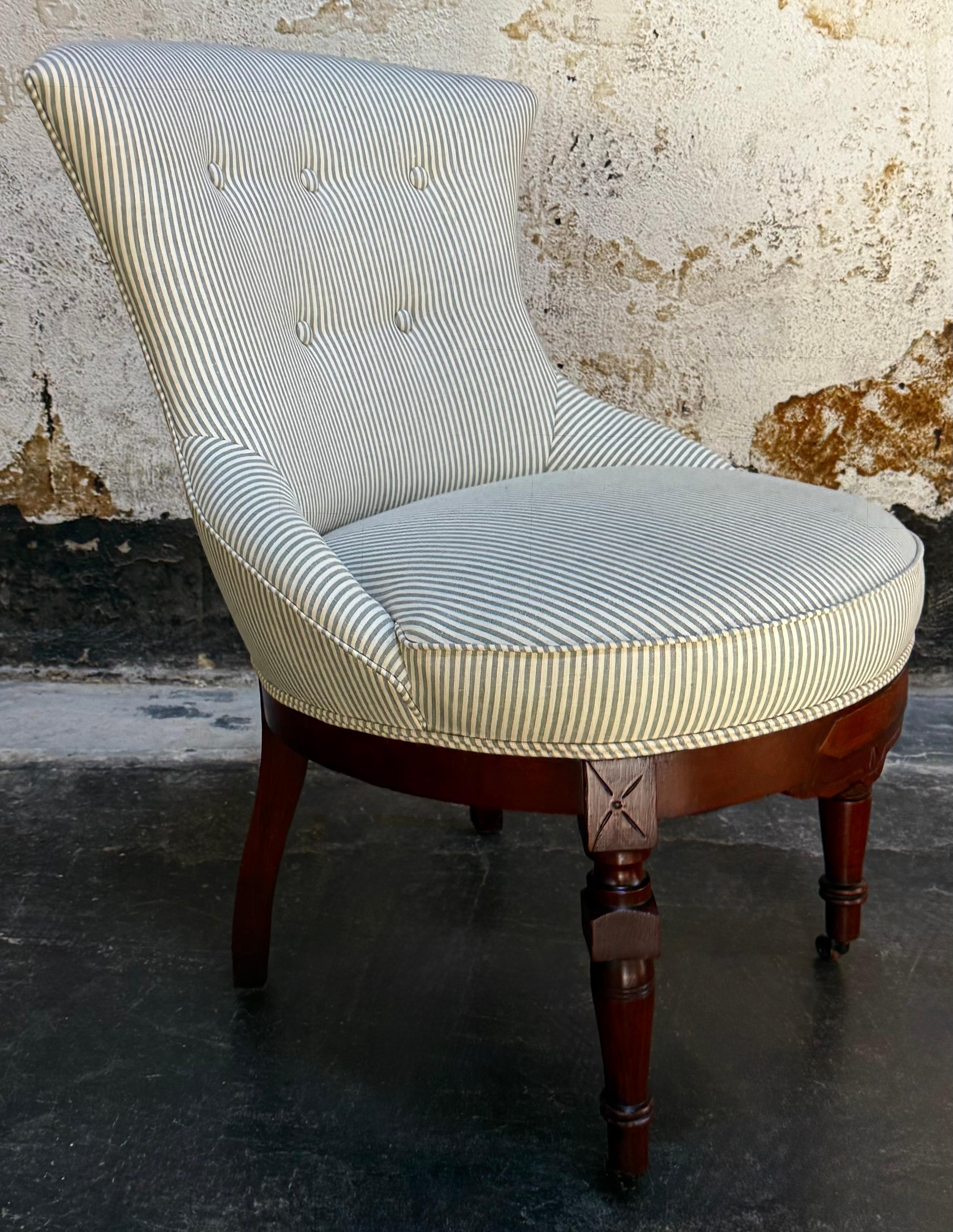 Swedish Rococo Revival Victorian Slipper “Emma” Chair c. 1880 - Fully Restored Tela en venta