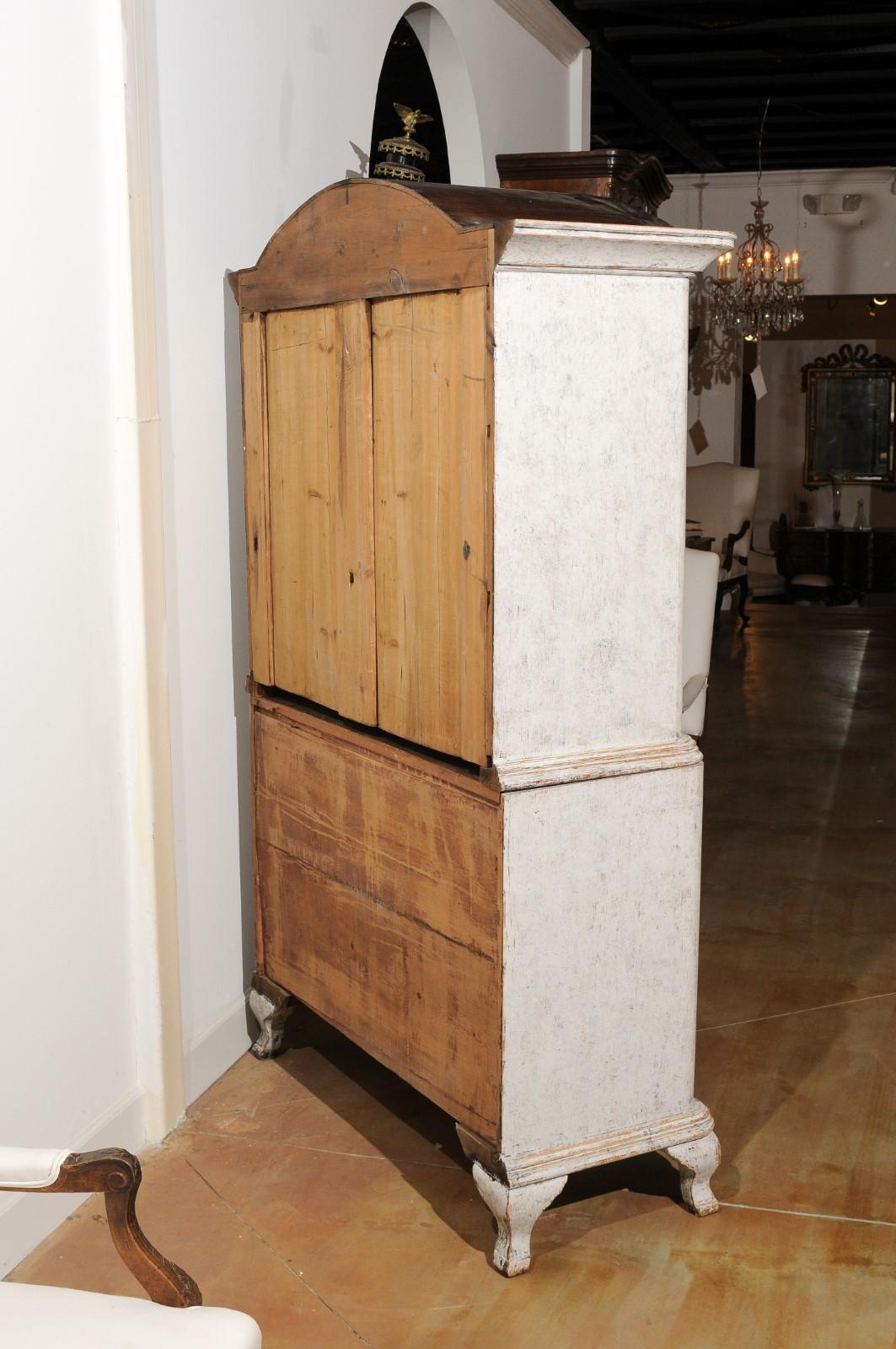 Swedish Rococo Style 19th Century Painted Vitrine with Glass Doors and Drawers For Sale 8