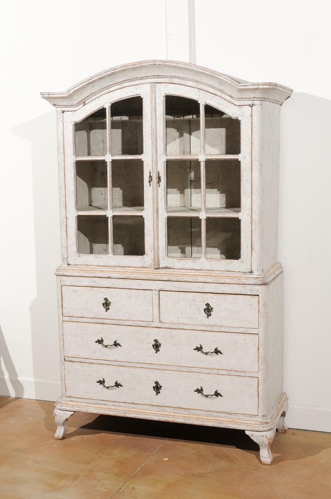 Swedish Rococo Style 19th Century Painted Vitrine with Glass Doors and Drawers For Sale 3