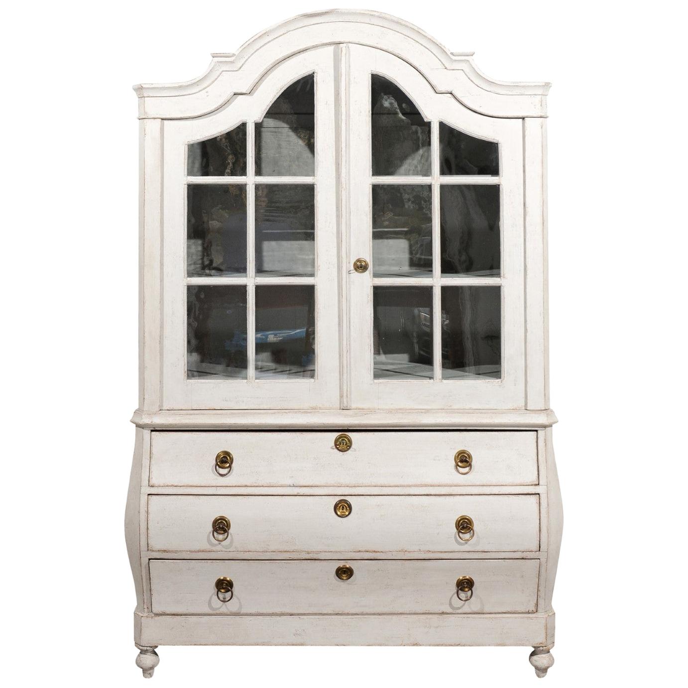 Swedish Rococo Style 19th Century Painted Wood Vitrine Cabinet with Glass Doors For Sale