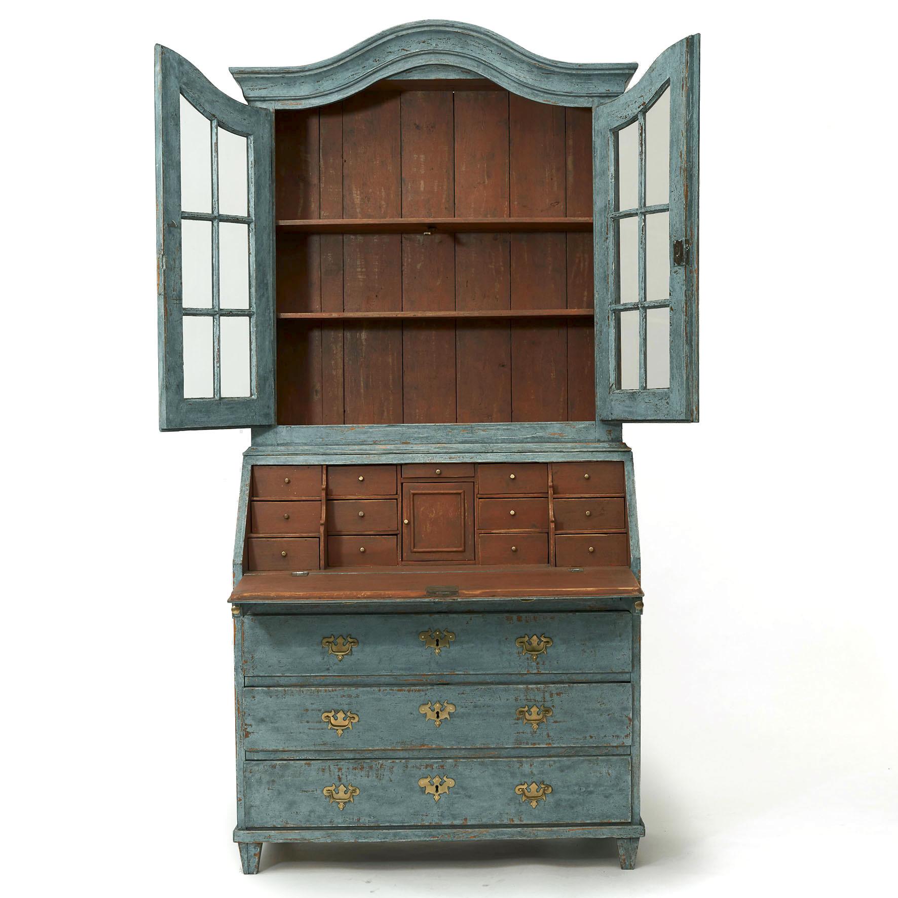 Swedish Rococo Style Bureau / Secretaire, Blue Painted In Good Condition In Kastrup, DK
