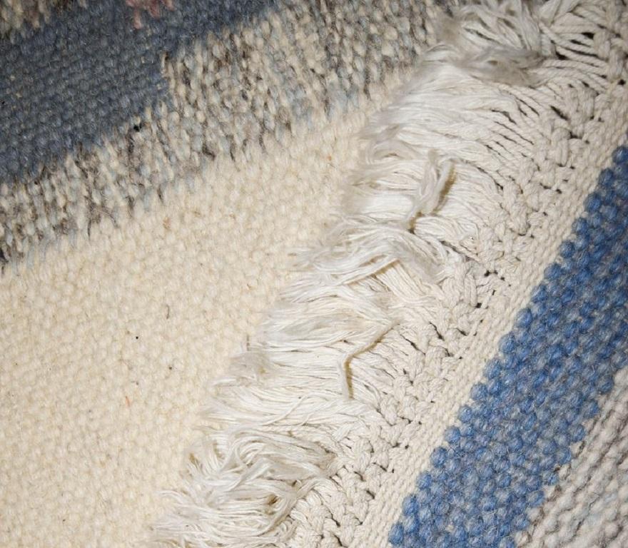Scandinavian Modern Swedish Rölakan Handwoven Wool Rug with Fringes, 1960s For Sale