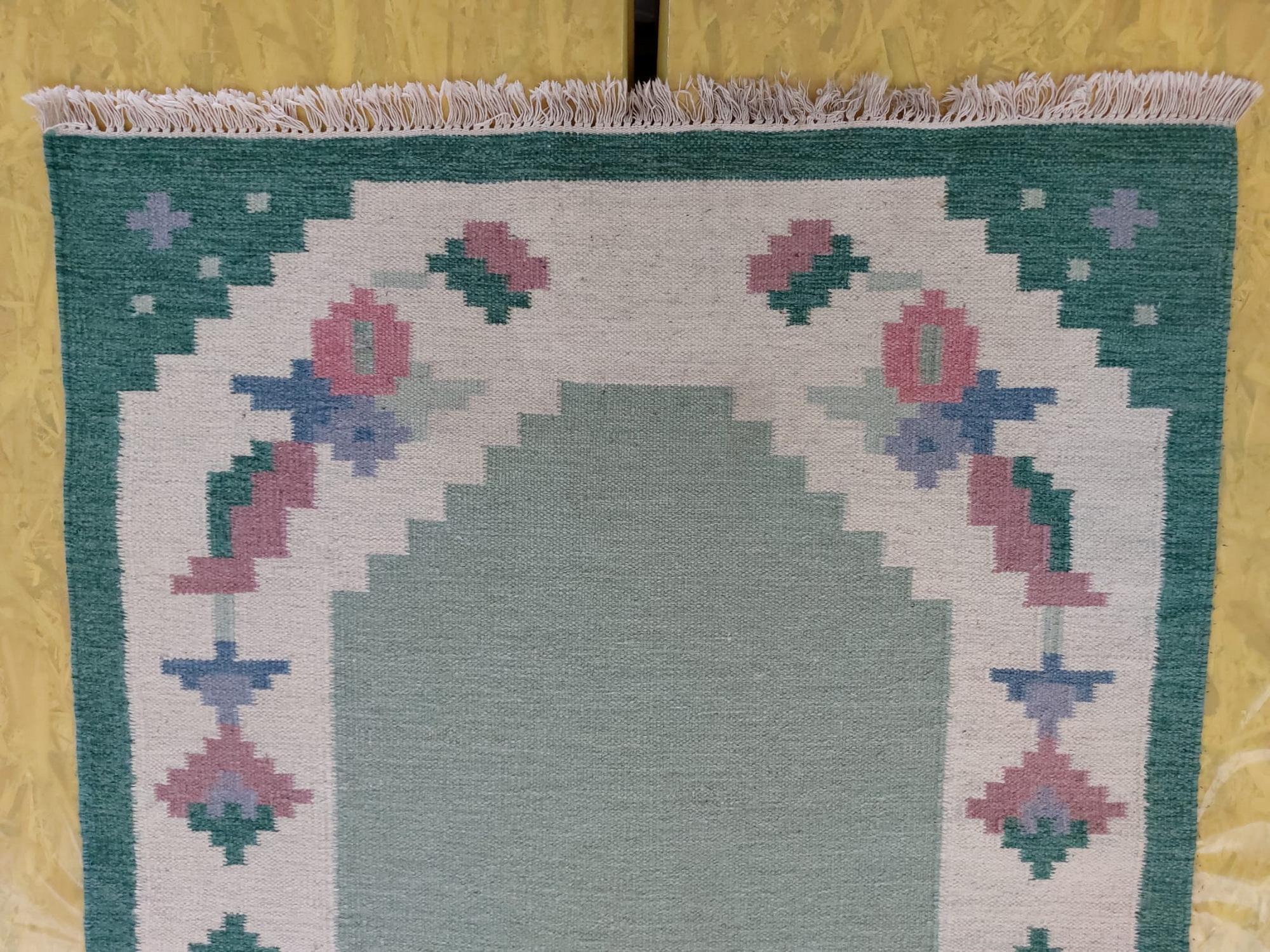Swedish Rölakan Rug Flatweaved Kilim Handwoven Wool, Mid-Century For Sale 4