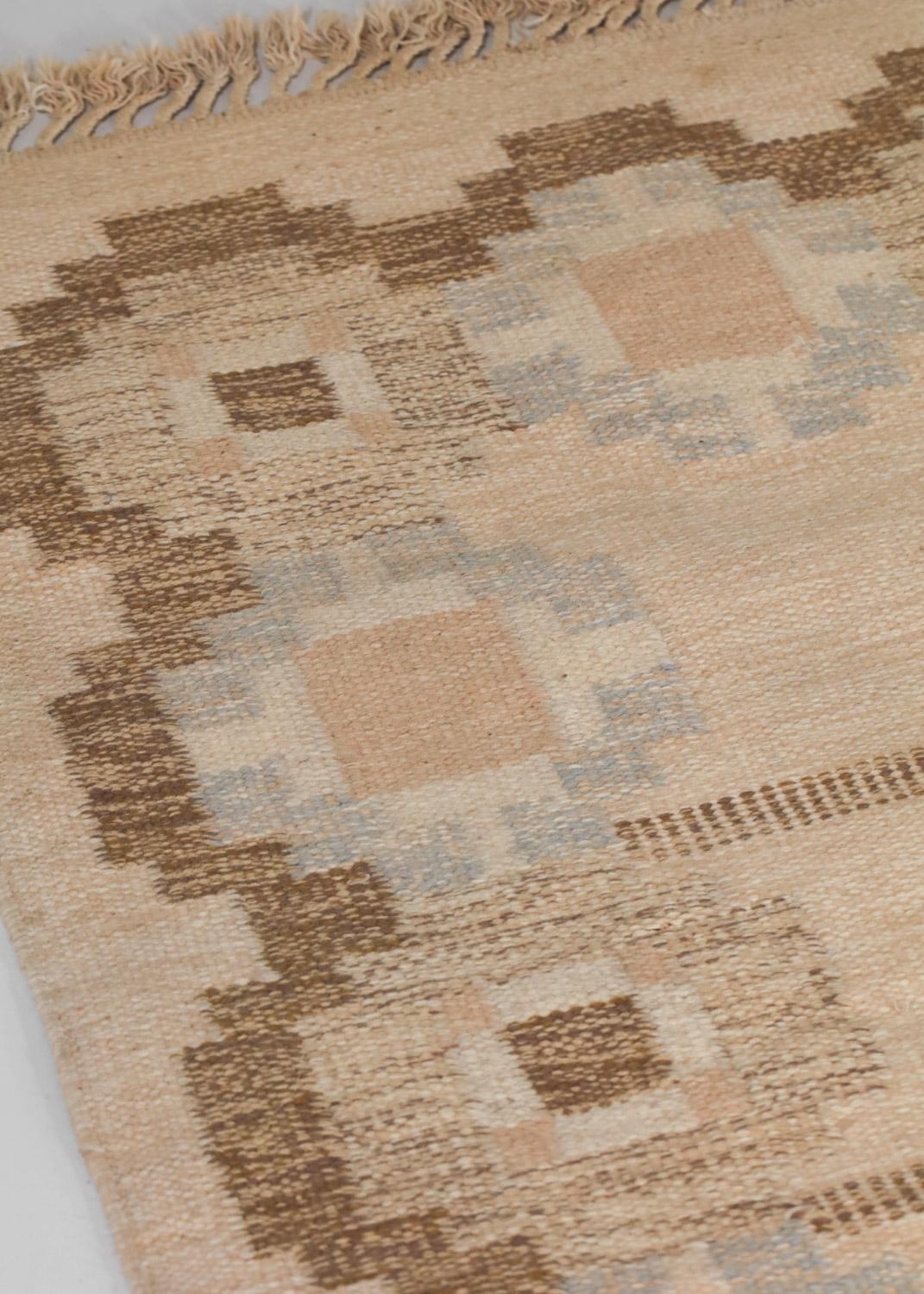 Metà XX secolo Tappeto svedese röllakan Gitt Grännsjö-Carlsson marrone in vendita