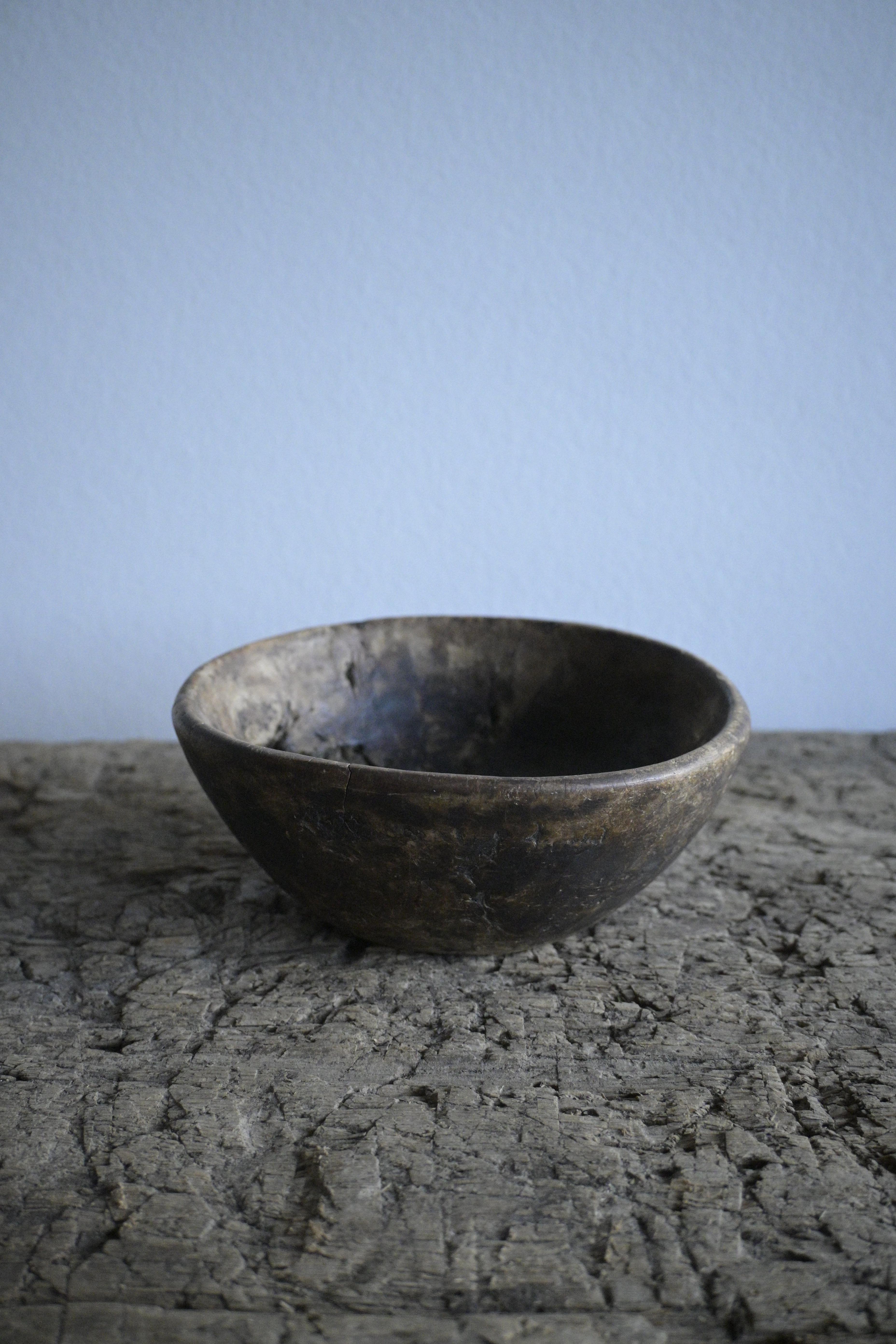 Hand-Carved Swedish Root Bowl early 1800 century from Gagnef, Dalarna For Sale