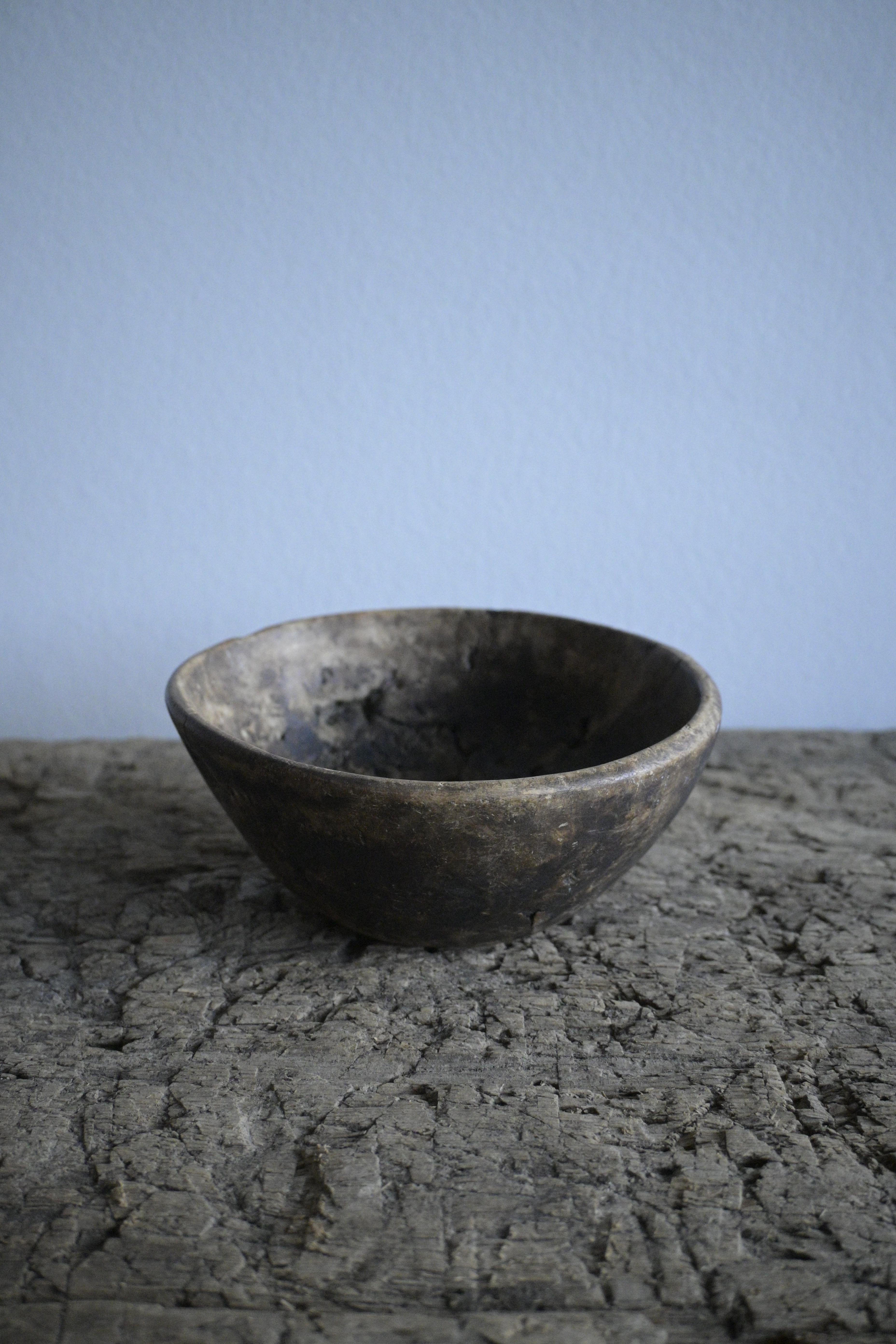 Swedish Root Bowl early 1800 century from Gagnef, Dalarna In Good Condition For Sale In Farsta, SE