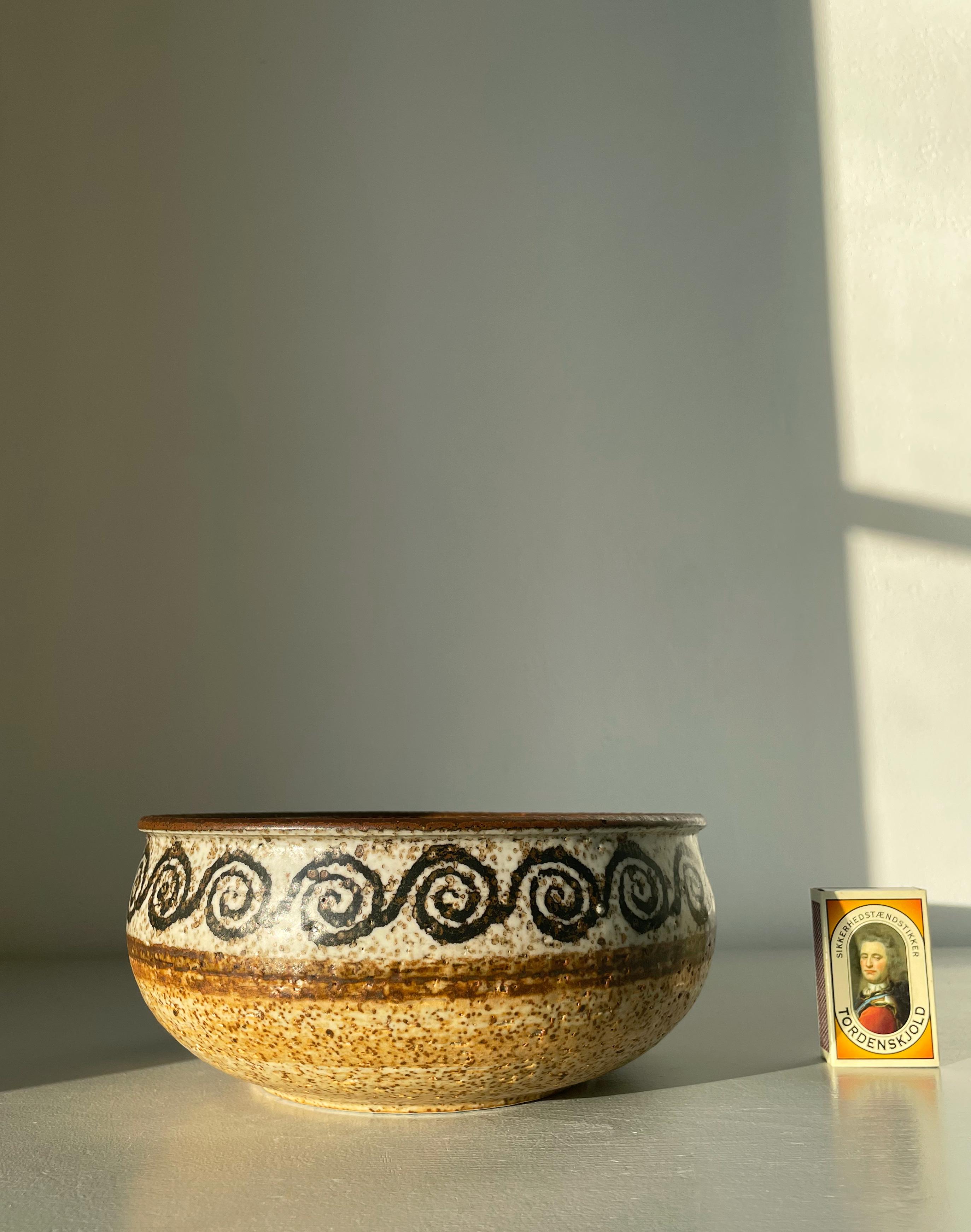 Hand-Painted Rörstrand Handmade Ceramic Decorative Bowl, 1974 For Sale