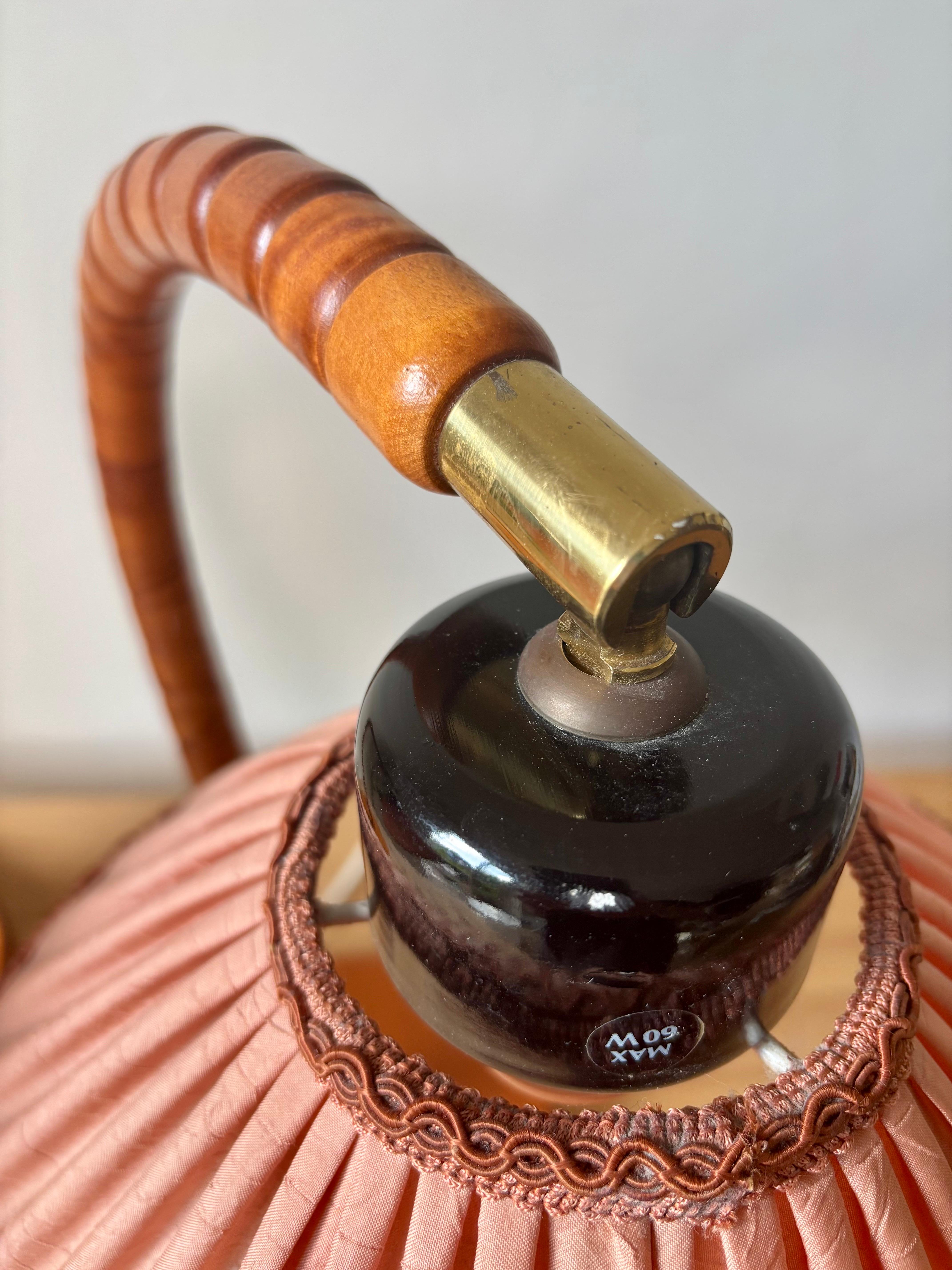 Lampade svedesi a collo di cigno con paralume a rosa, stile Art Déco, anni '60 in vendita 1
