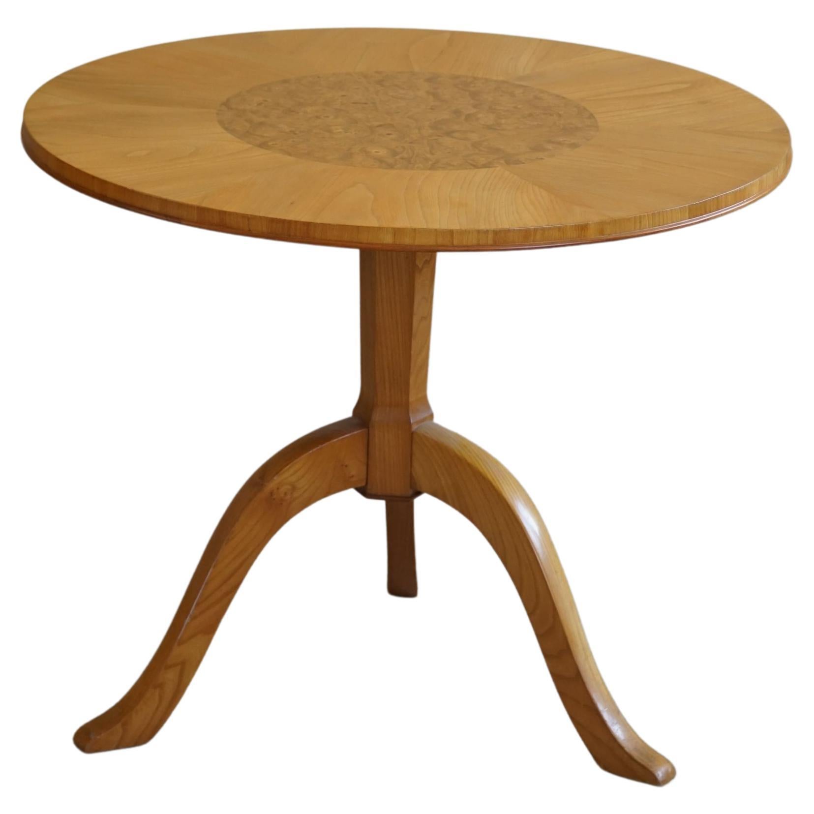 Swedish Round Art Deco Side Table / Coffee Table in Elm & Birch, Made in 1940s For Sale