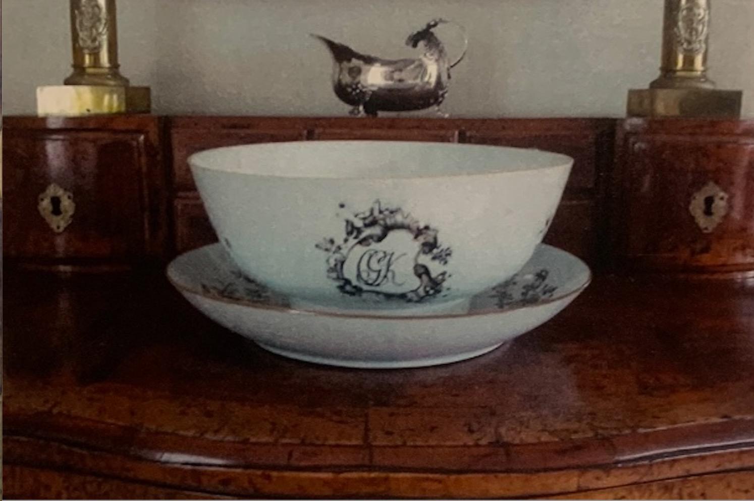 Swedish Royal 18th Century Wash stand with Chinese Water Cistern. For Sale 7
