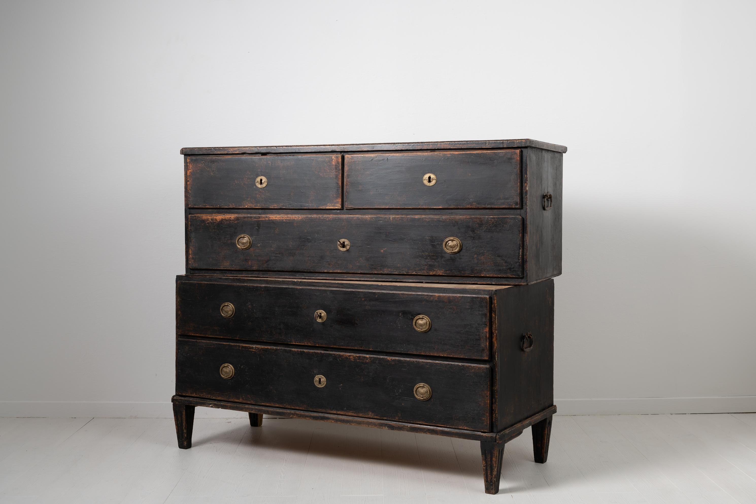 Swedish Royal Gustavian Black Chest on Chest Bureau In Good Condition In Kramfors, SE
