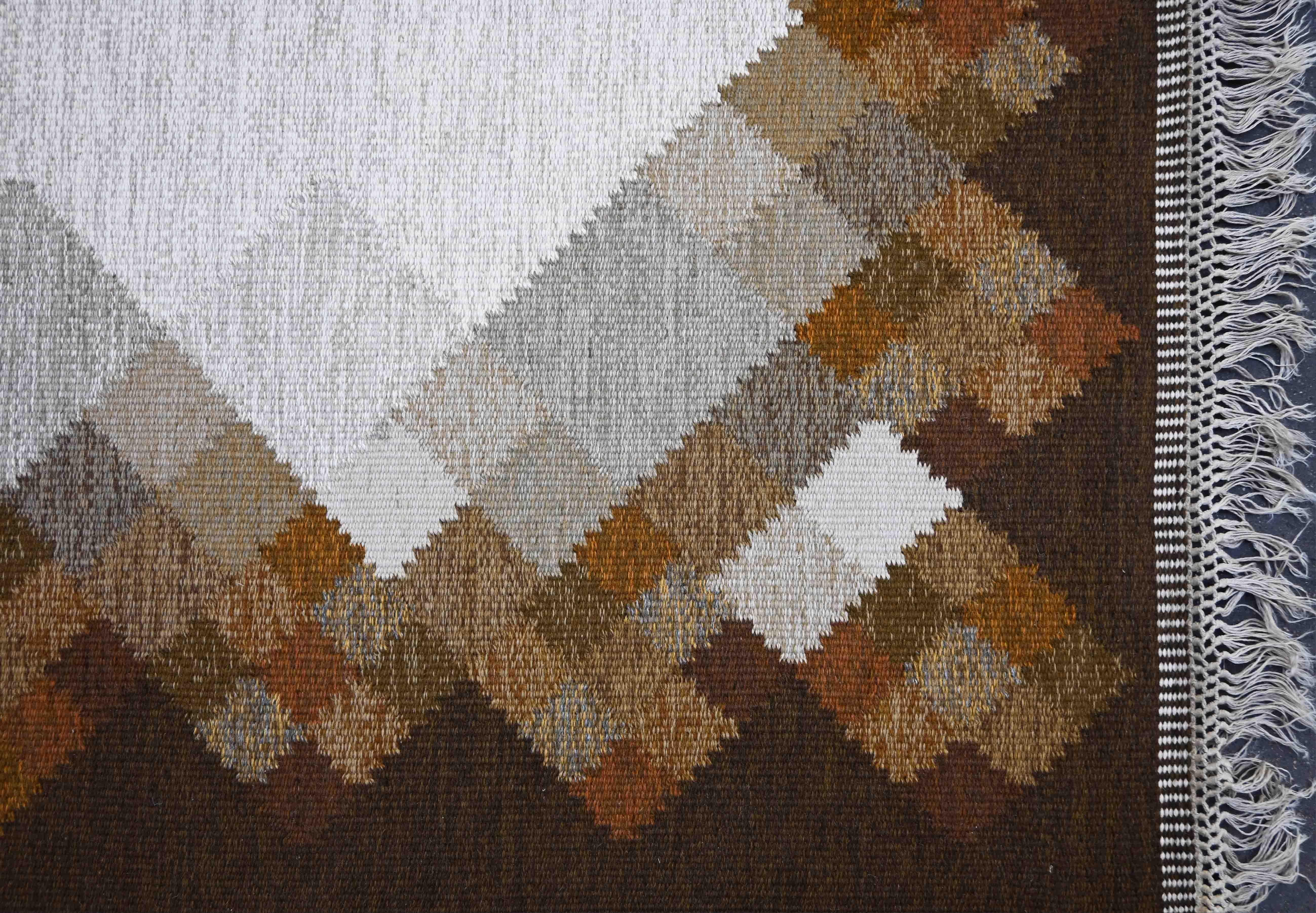 Tapis suédois, modèle OPAL - Fabrication AXECO SVENSKA - 170 x 230 - No. 1568 Excellent état - En vente à Paris, FR