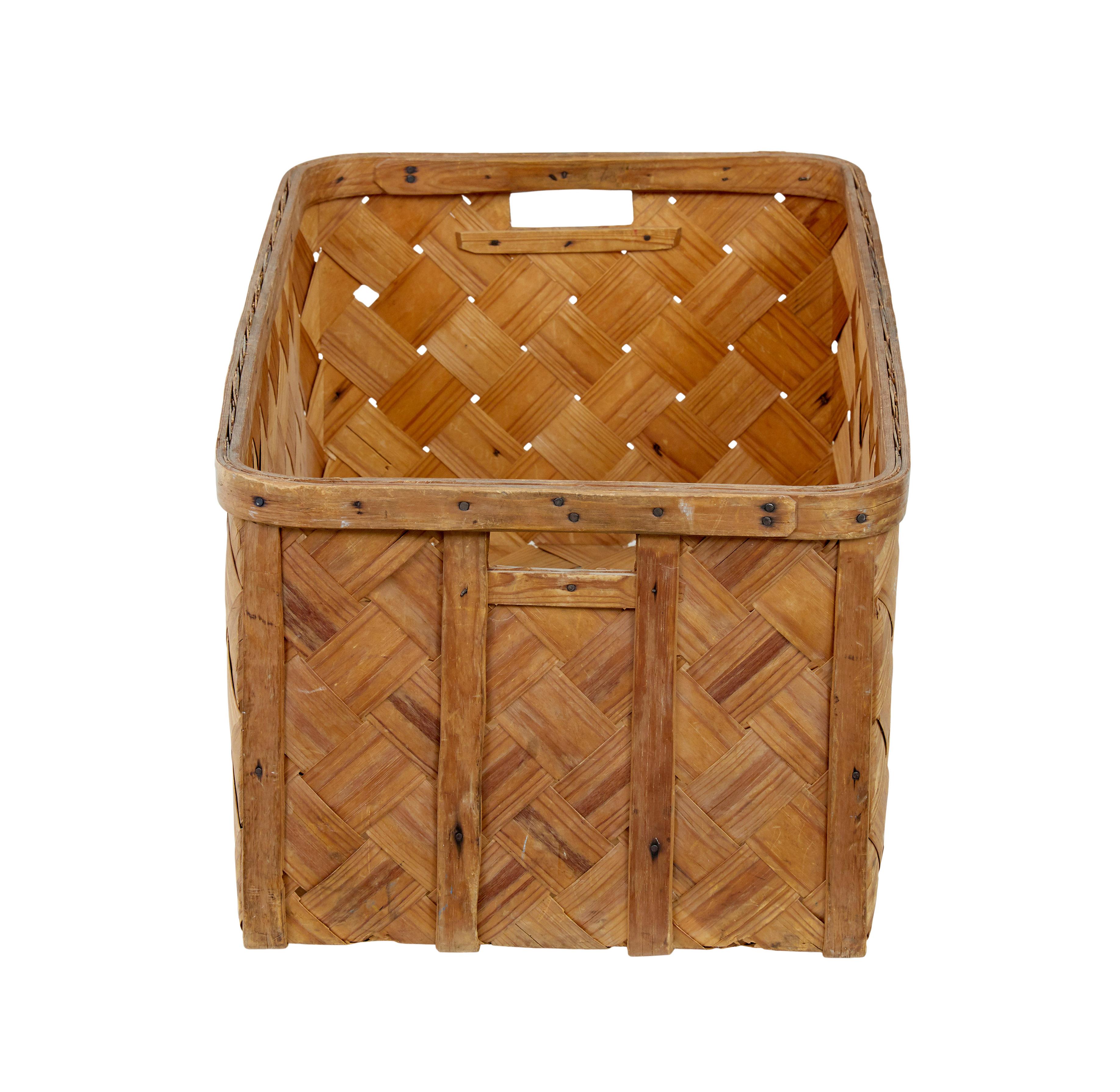 Hand-Crafted Swedish rustic 19th century pine woven basket For Sale