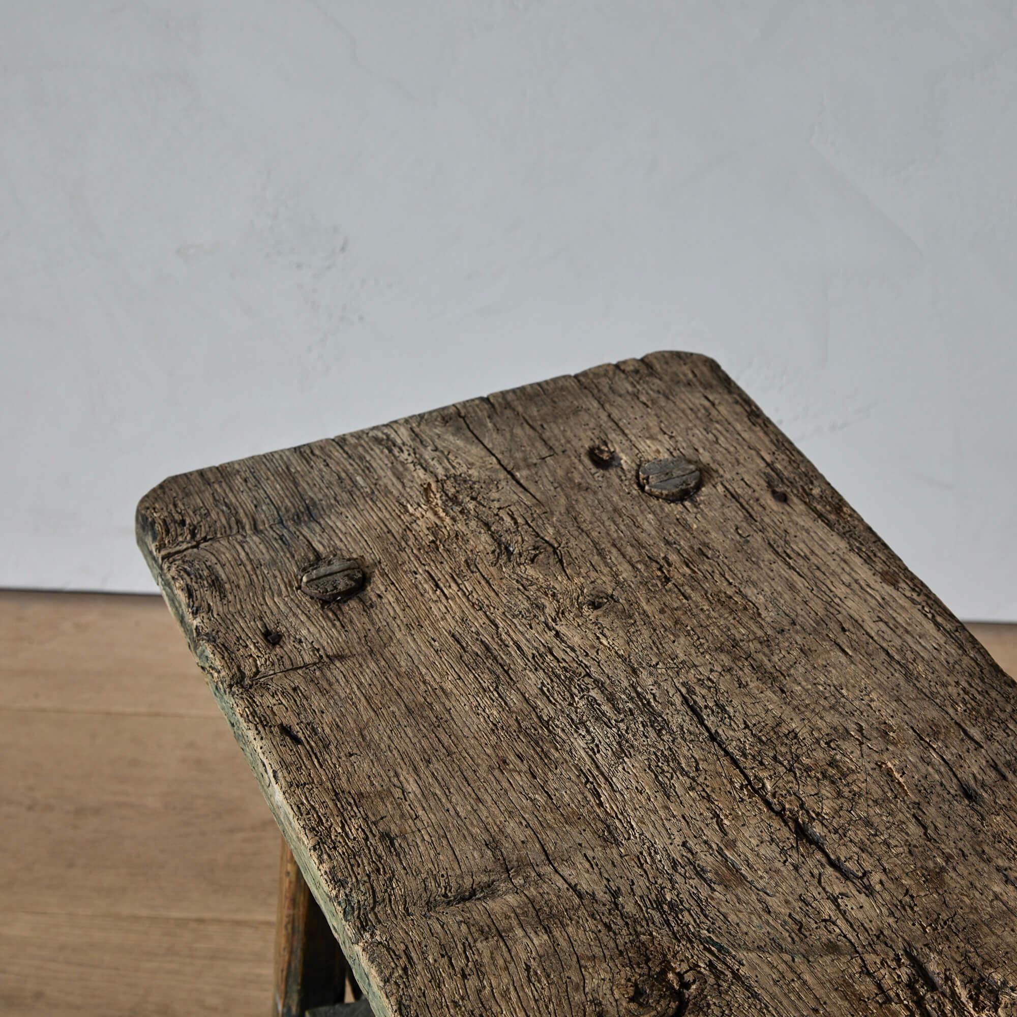 Etagère suédoise rustique à deux niveaux en vente 1