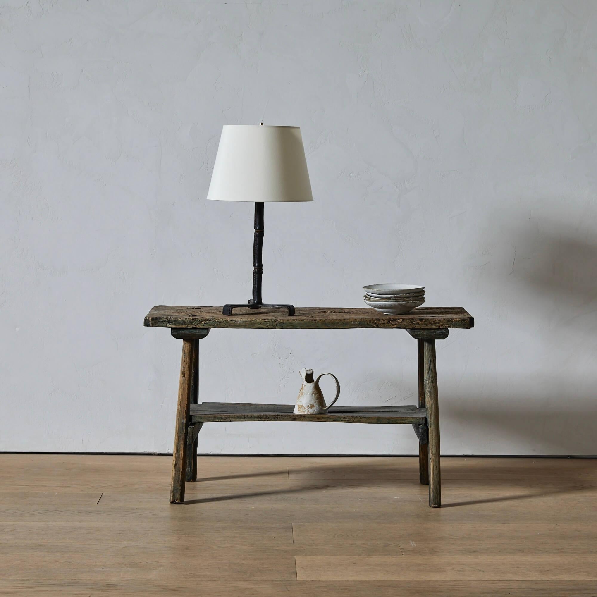 Etagère suédoise rustique à deux niveaux en vente 2