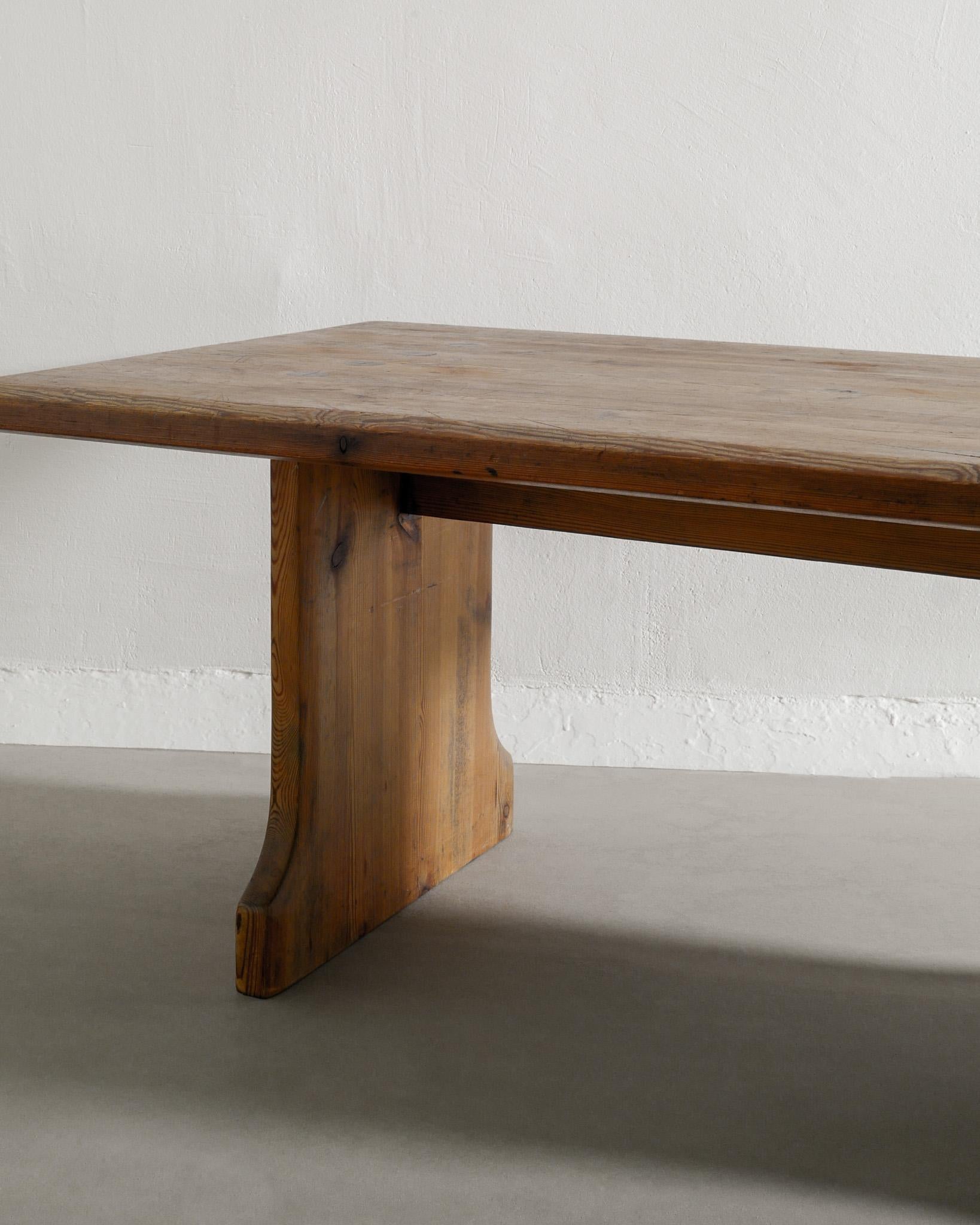 Swedish Rustic Wooden Cabin Coffee Sofa Table in Solid Pine Produced, 1930s For Sale 2
