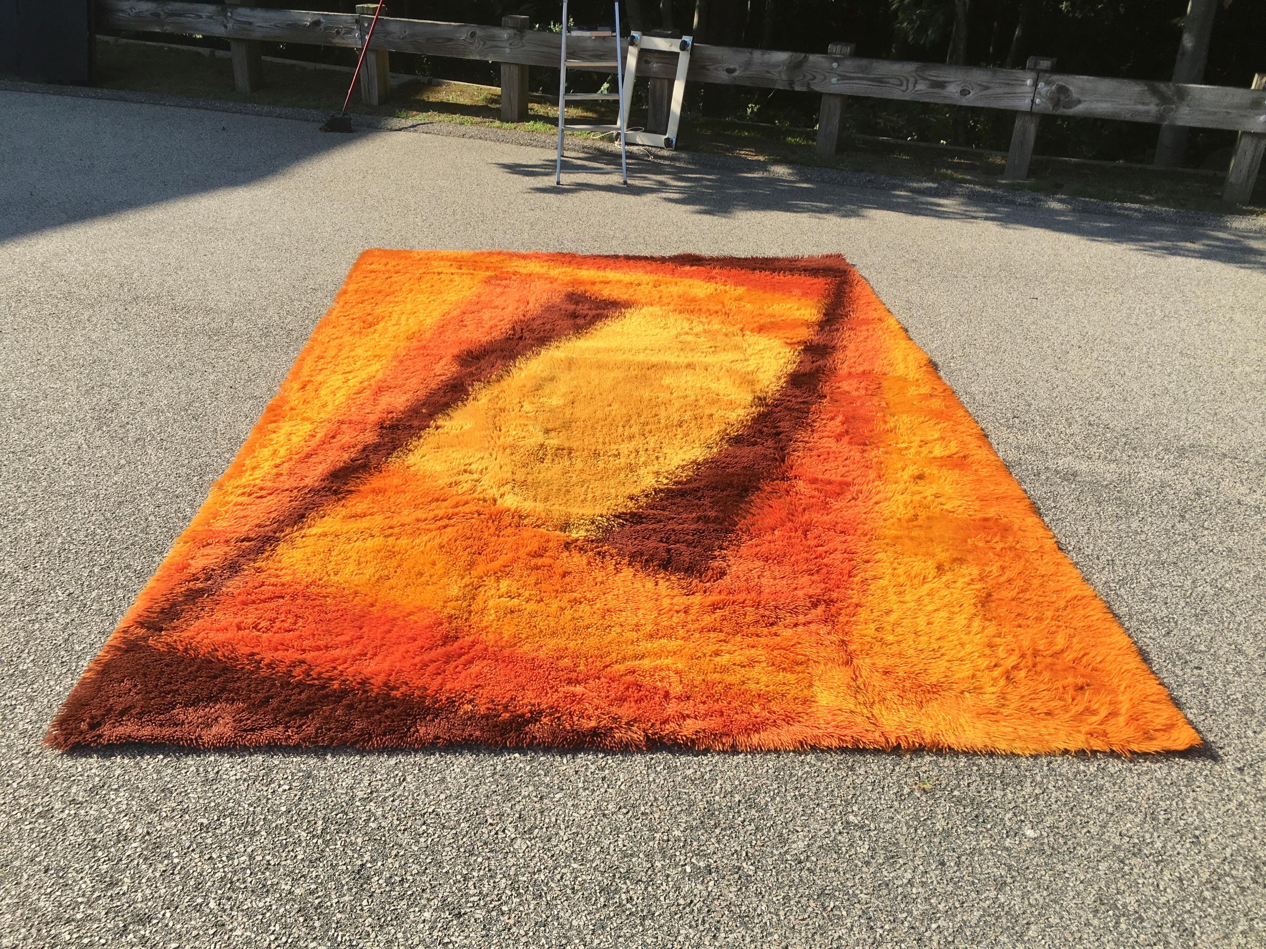 Vintage 1960s wool Rya rug in vibrant yellow, orange and brown abstract design. Expertly woven. Very clean. Ready to place. Actual dimensions: 11'9