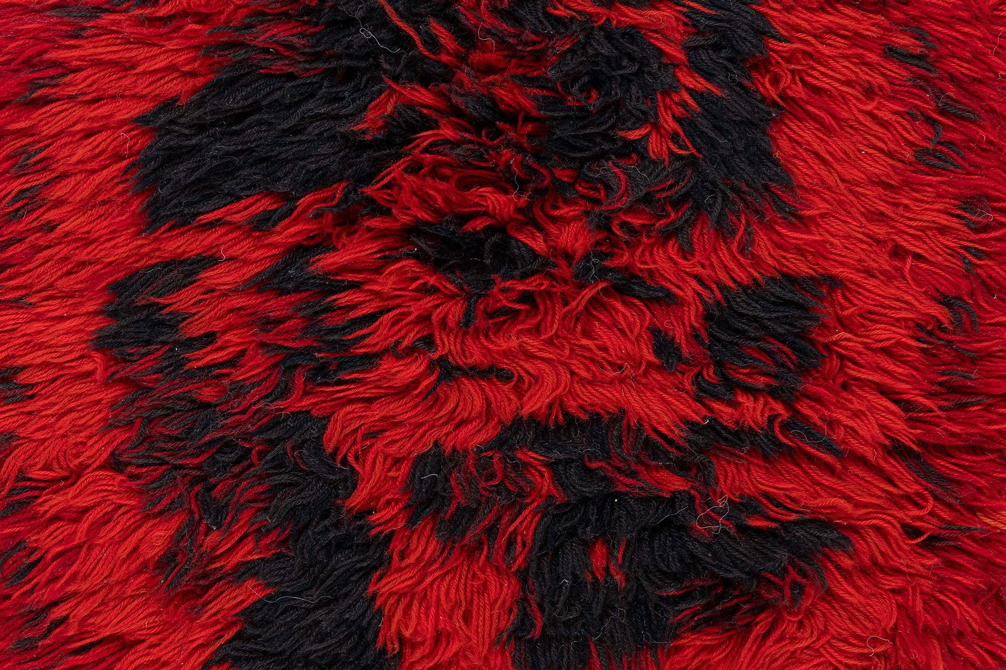 Scandinavo Tappeto Swedish Rya di Irja Mikkola Doris Leslie Blau Collections in vendita