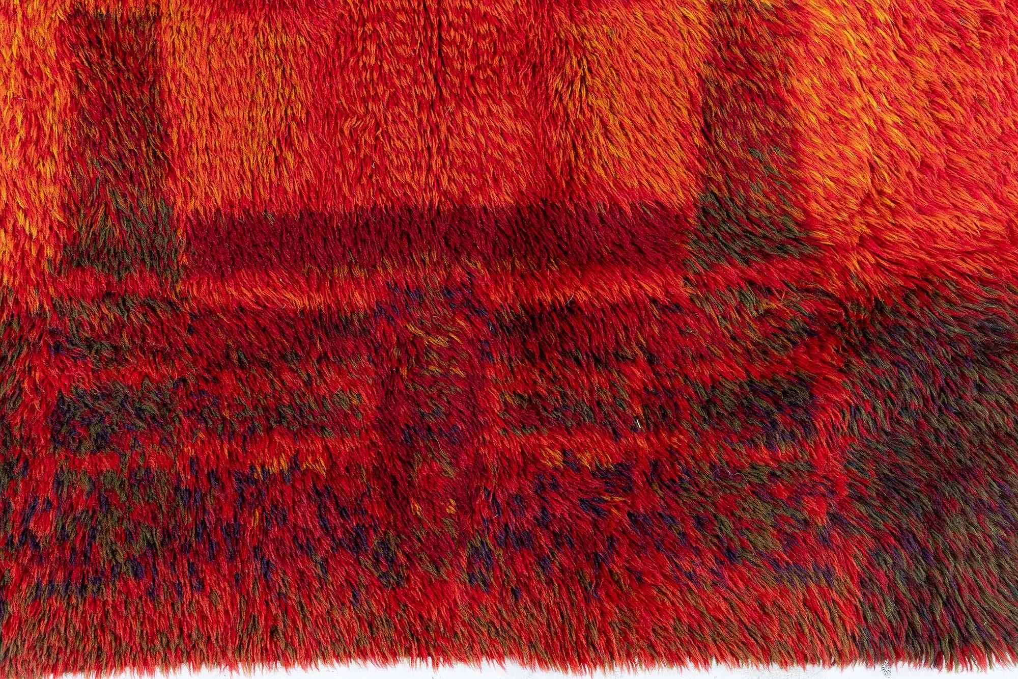 Schwedischer Rya-Teppich von Ritva Puotila bei Doris Leslie Blau (Moderne der Mitte des Jahrhunderts) im Angebot