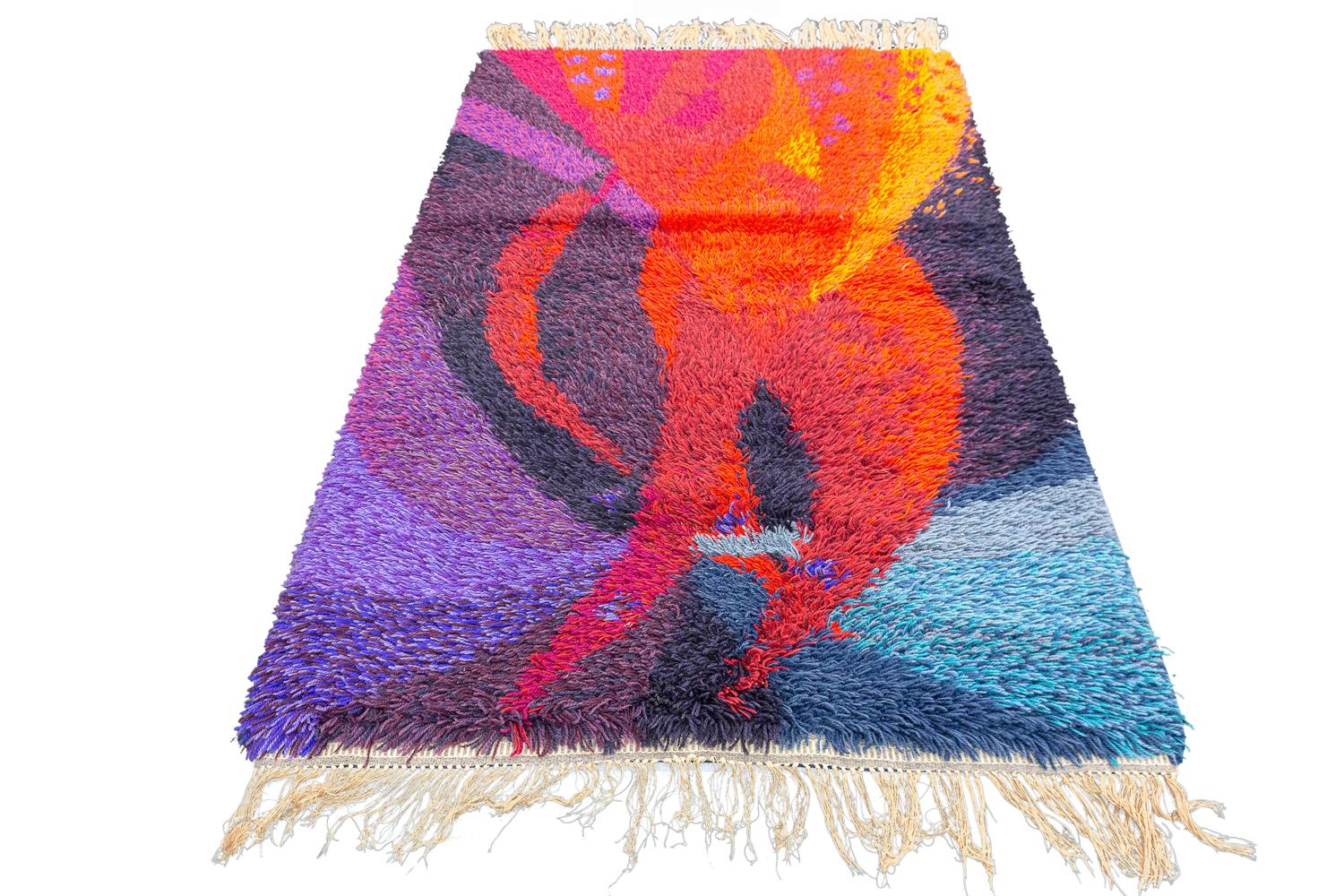 Swedish Rya Wool Rug Vintage Signed E.F.G.3, 1950-1970 In Good Condition For Sale In Ferrara, IT