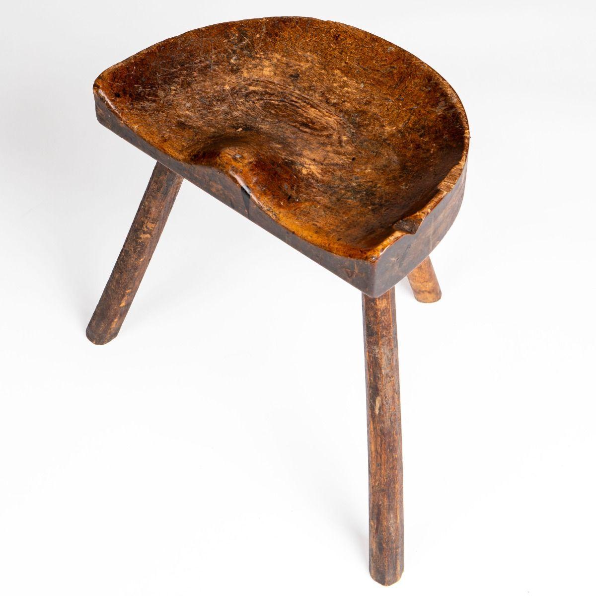 Taburete sueco con forma de silla de montar siglo XVIII en venta