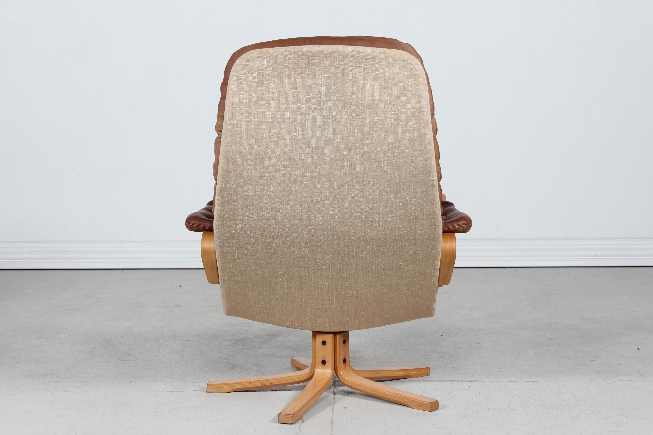 Mid-Century Modern Swedish Sam Larsson Mona Roto Swivel Chair Beech and Cognac Colored Leather 1970 For Sale