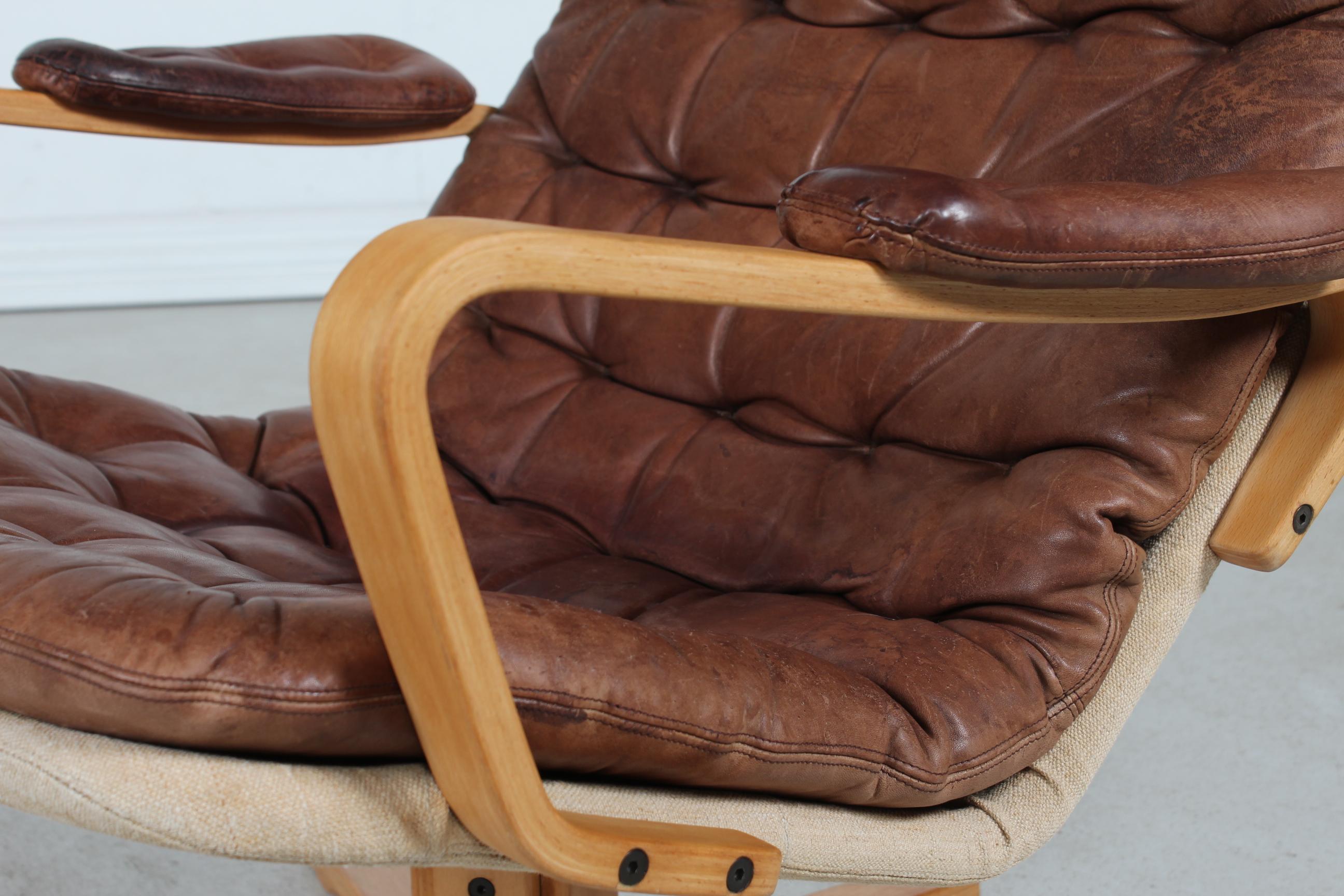 Swedish Sam Larsson Mona Roto Swivel Chair Beech and Cognac Colored Leather 1970 In Good Condition For Sale In Aarhus C, DK