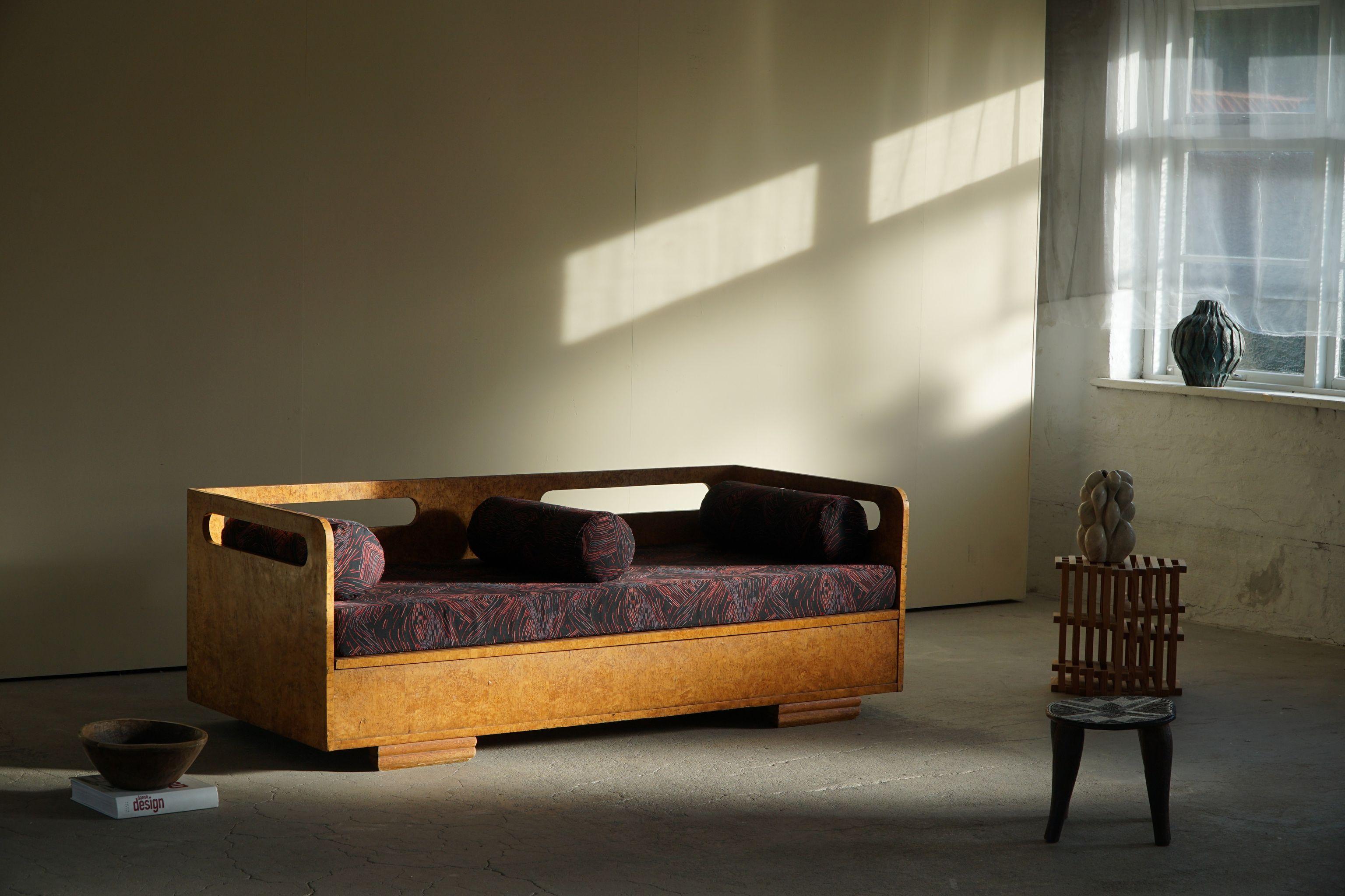 20th Century Swedish Sculptural Art Deco Daybed / Sofa in Burl Wood, Reupholstered, 1940s