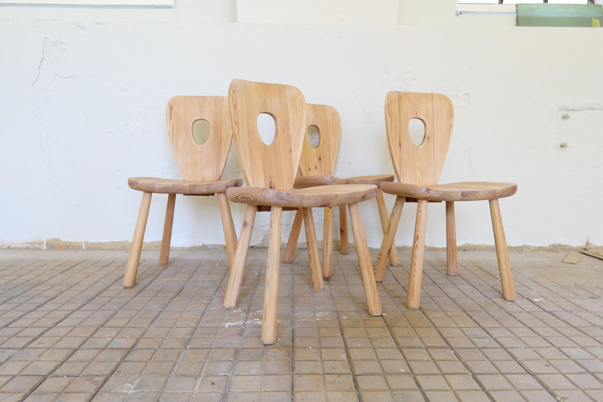 Mid-Century Modern Swedish Sculptural Dining Chairs in Pine Bo Fjaestad, Sweden 1930s For Sale