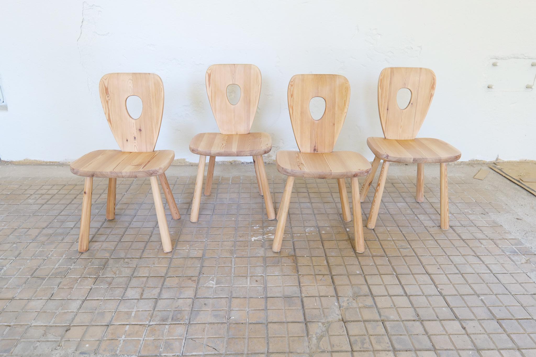 Mid-20th Century Swedish Sculptural Dining Chairs in Pine Bo Fjaestad, Sweden 1930s For Sale