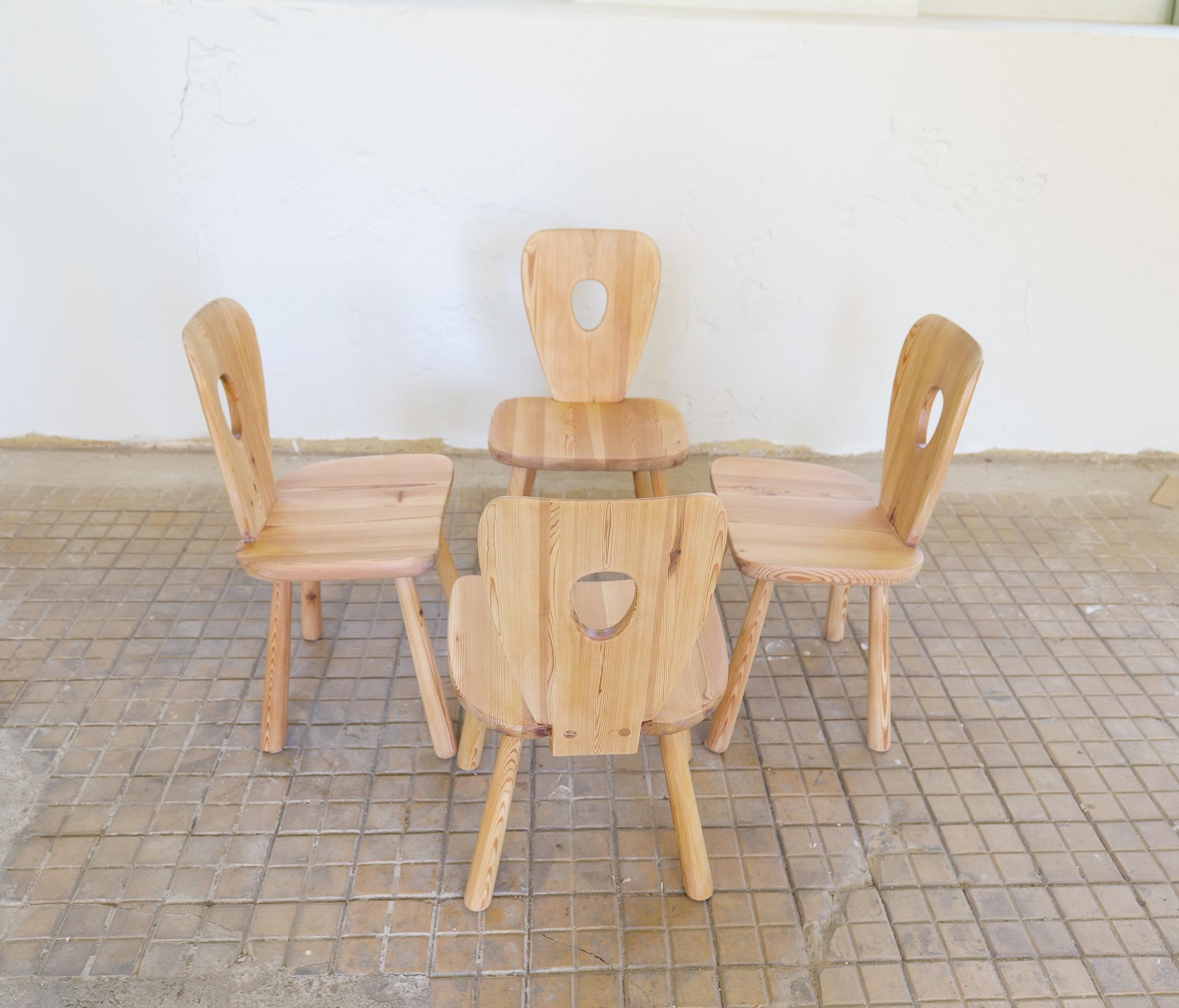 Swedish Sculptural Dining Chairs in Pine Bo Fjaestad, Sweden 1930s For Sale 4