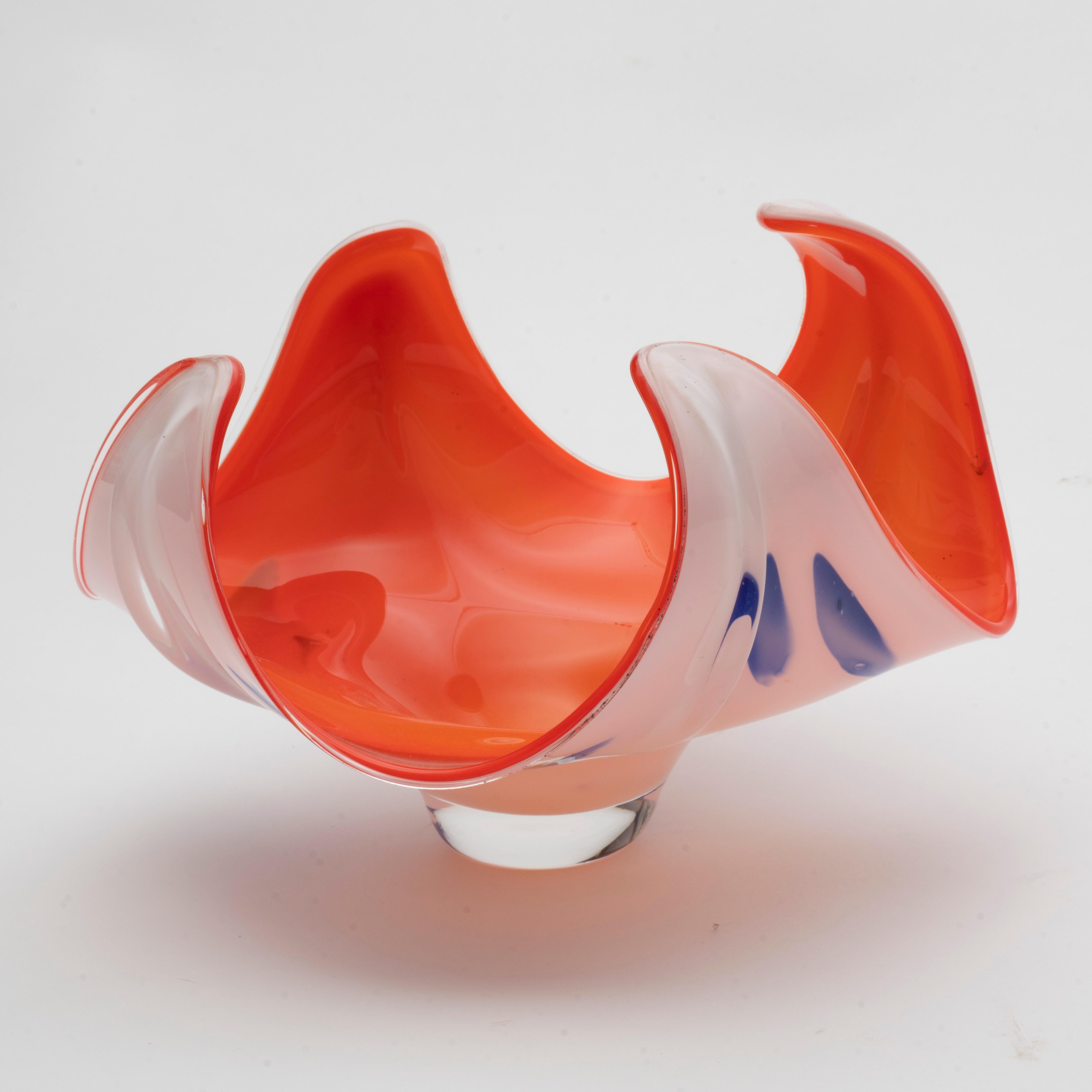 Swedish sculptural glass bowl In Good Condition In Martínez, AR