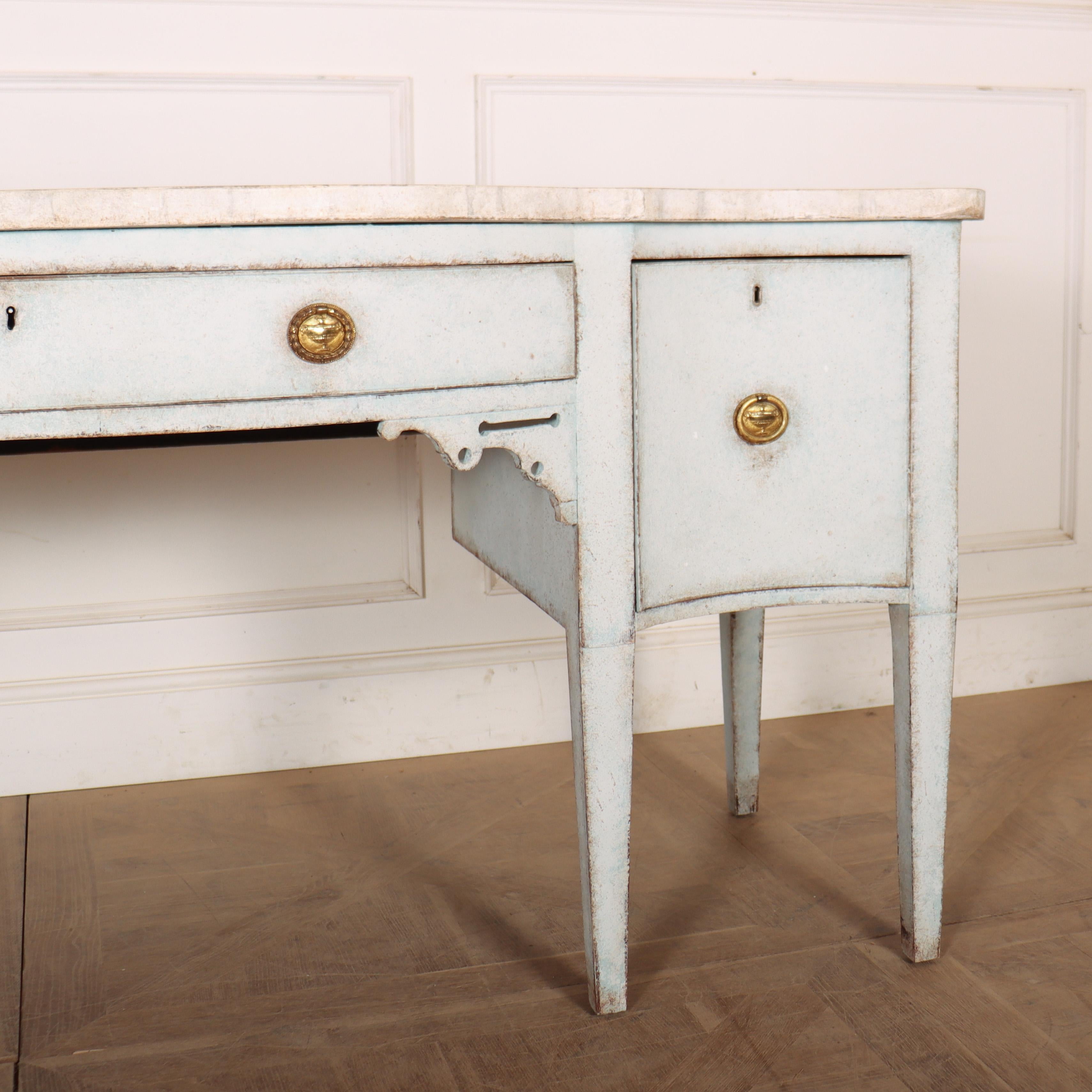 Swedish Serpentine Sideboard In Good Condition For Sale In Leamington Spa, Warwickshire