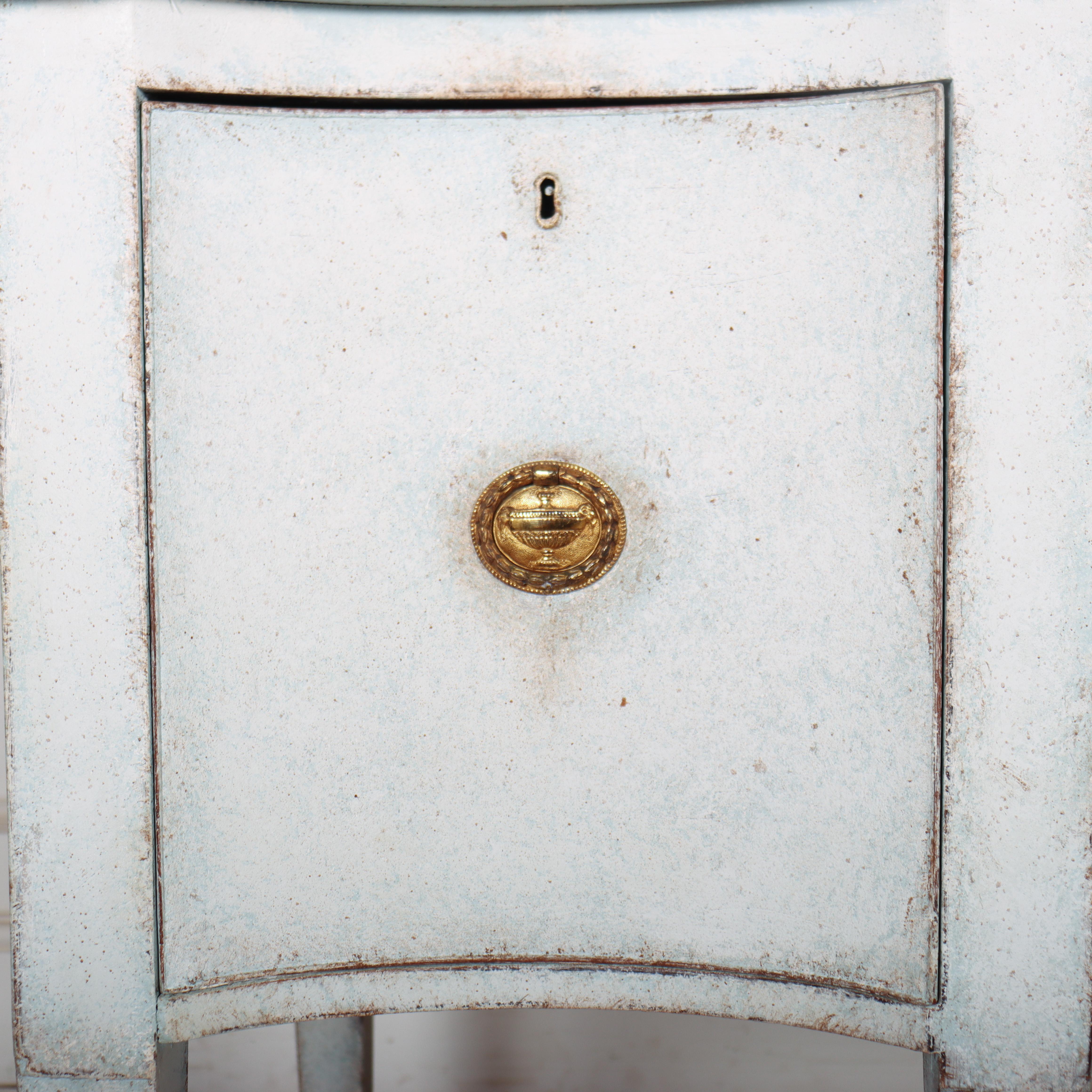 Swedish Serpentine Sideboard For Sale 1