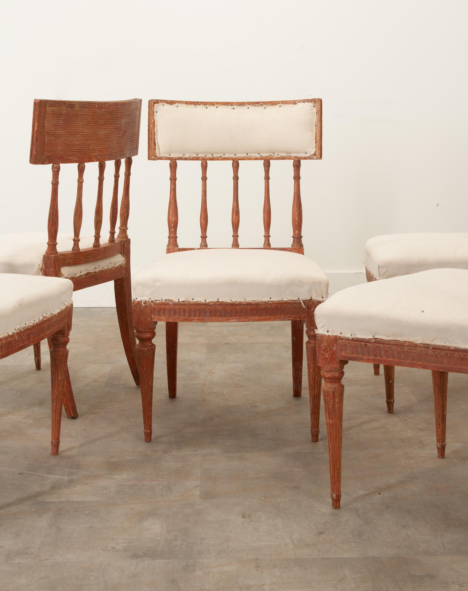 Carved Swedish Set of 5 Gustavian Dining Chairs For Sale