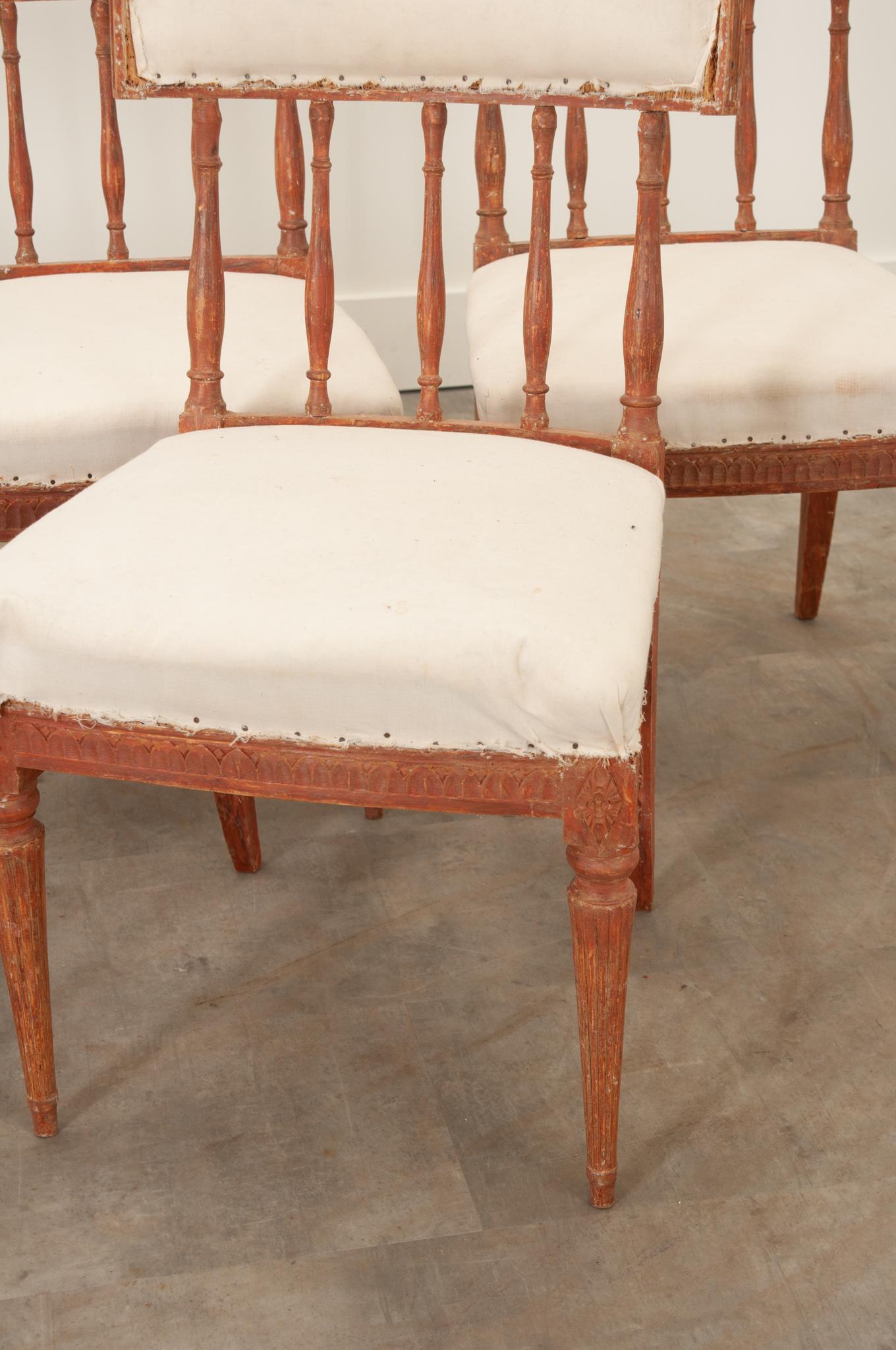 Swedish Set of 5 Gustavian Dining Chairs For Sale 3
