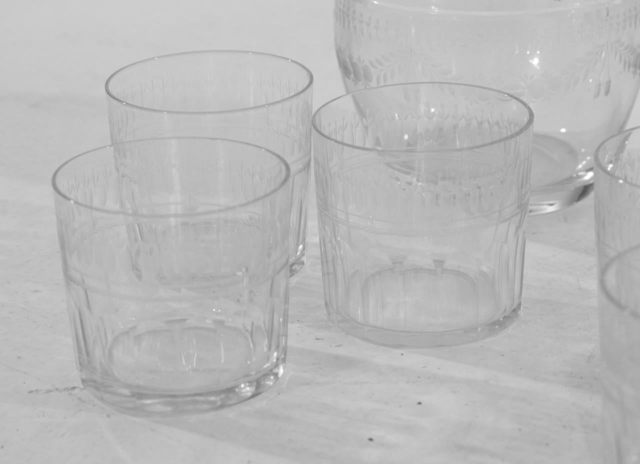 XIXe siècle Service de verres suédois, avec deux carafes et six verres, vers 1880. en vente