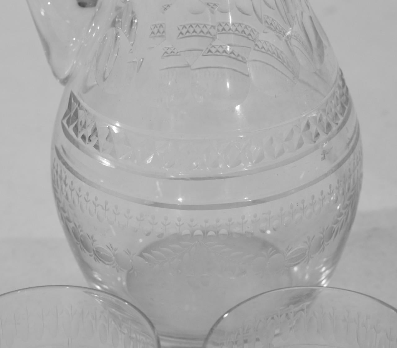 Verre Service de verres suédois, avec deux carafes et six verres, vers 1880. en vente