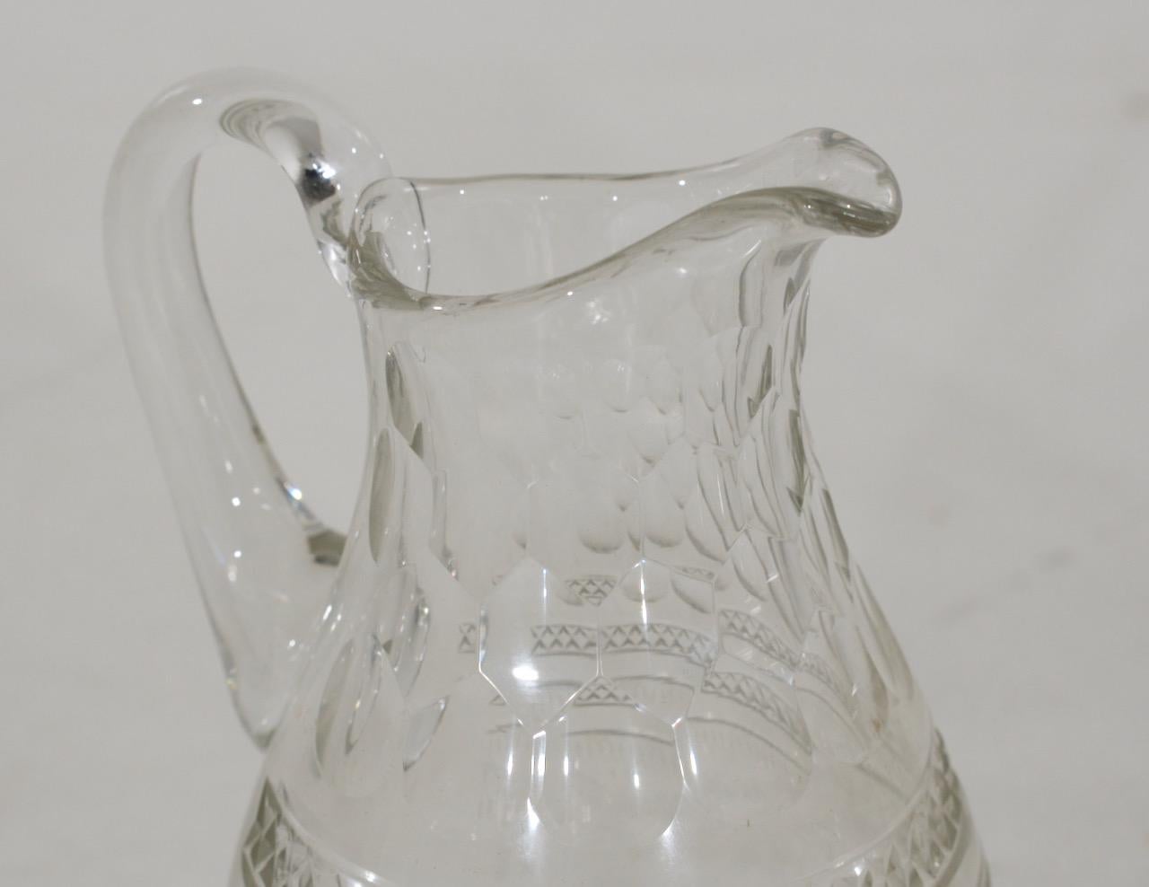 Service de verres suédois, avec deux carafes et six verres, vers 1880. en vente 1