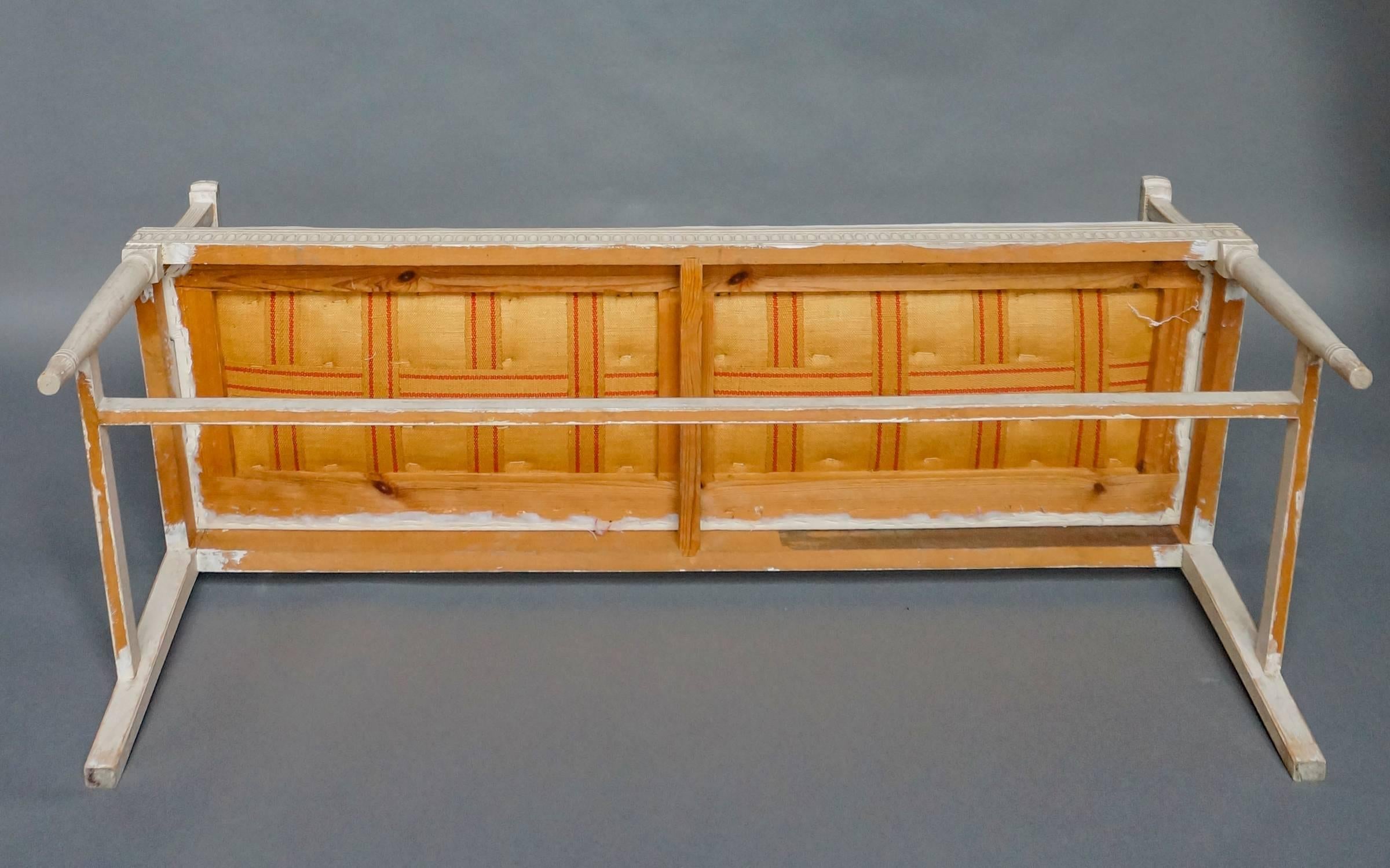 Swedish Settee with Floral Crest in the Gustavian Style 1