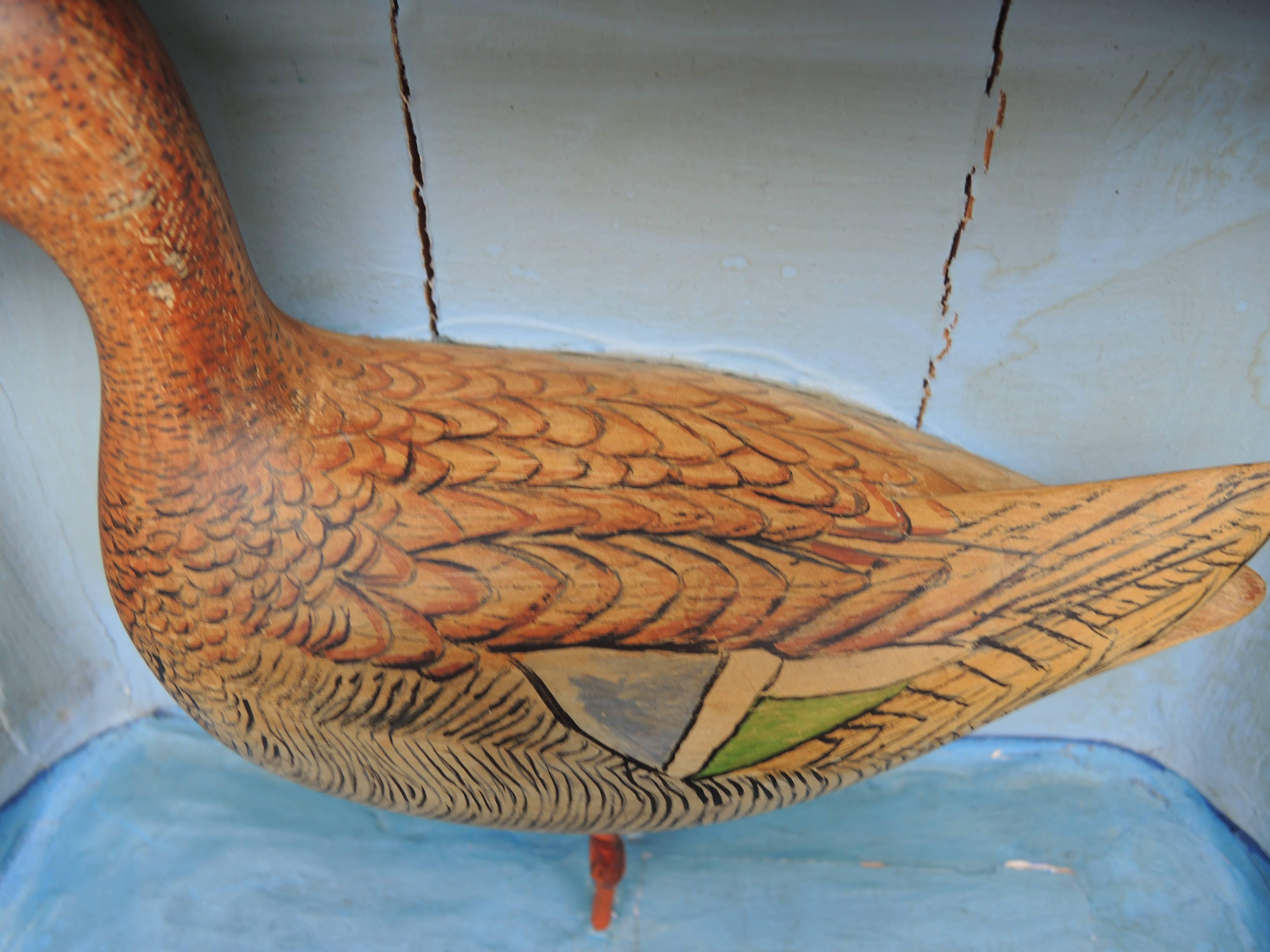 Swedish Shadow Box Diorama with a Hand Carved and Painted Wood Shore Bird In Good Condition In Antwerp, BE