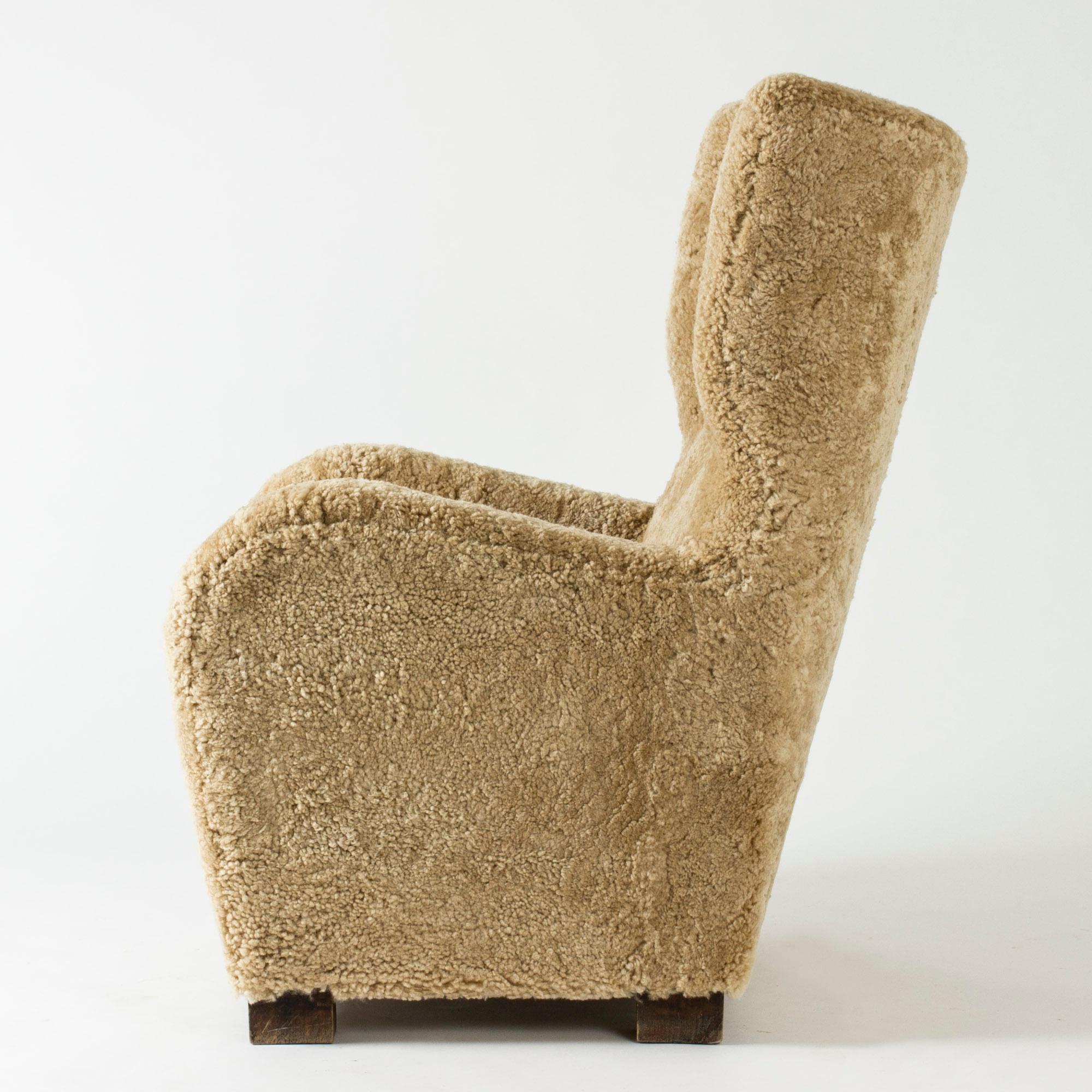 Silla de salón de piel de oveja sueca, años 30 Sueco