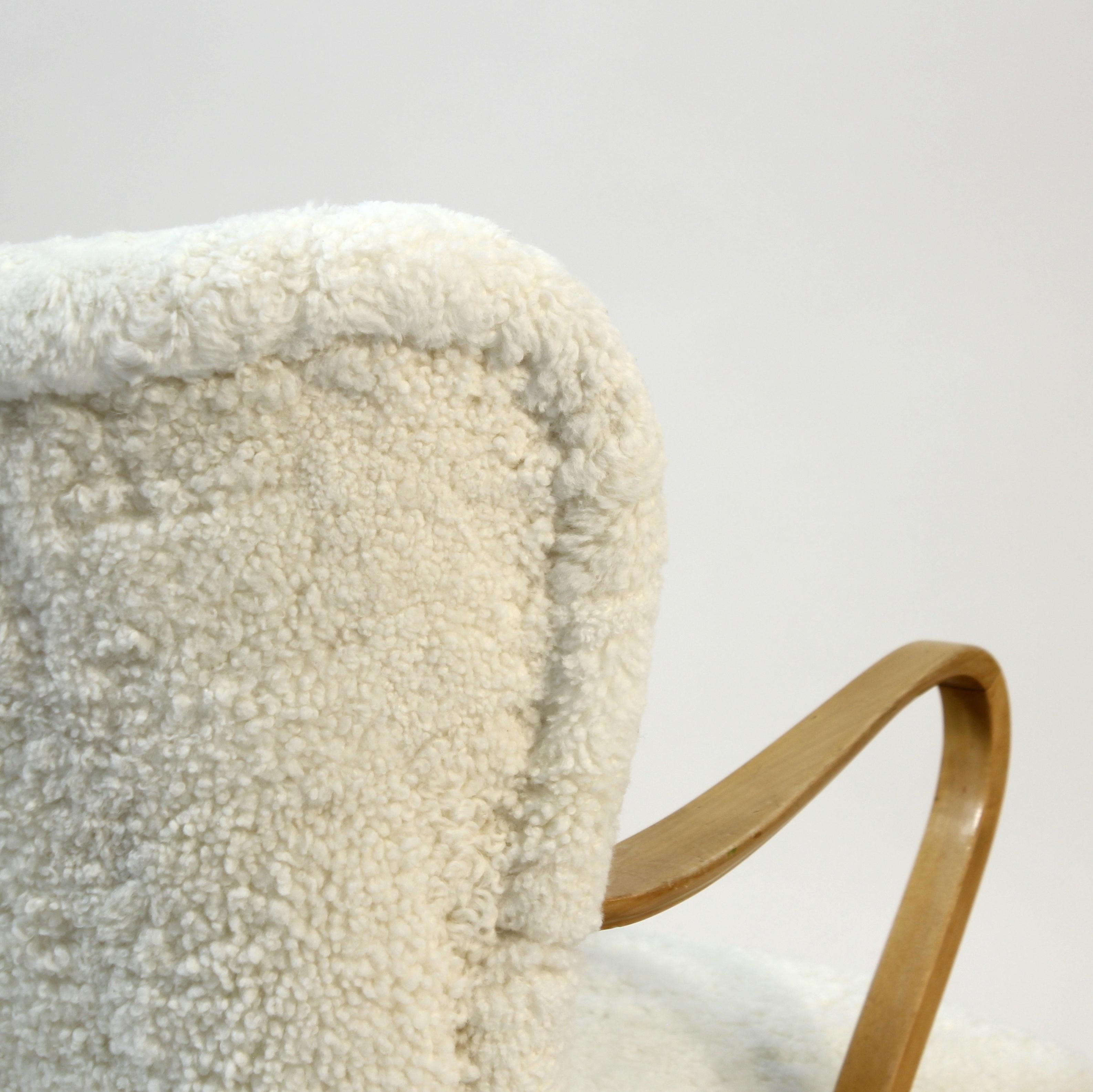 Swedish sheepskin lounge chair, attributed to Erik Bertil Karlén, 1940s For Sale 4